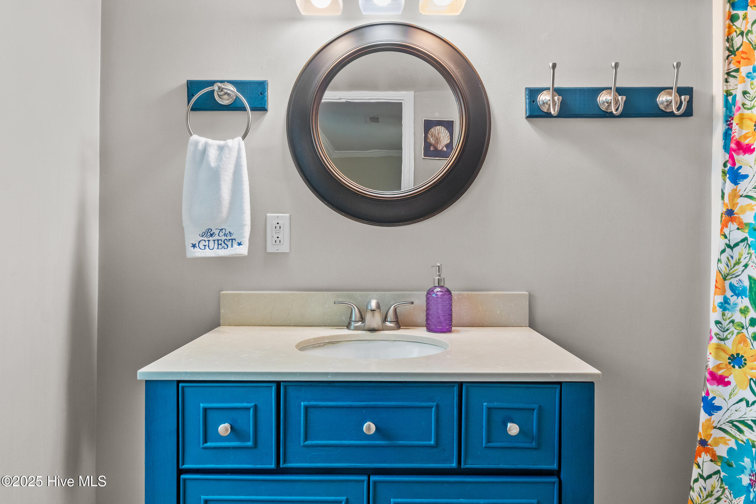 100560674 | Photo 25