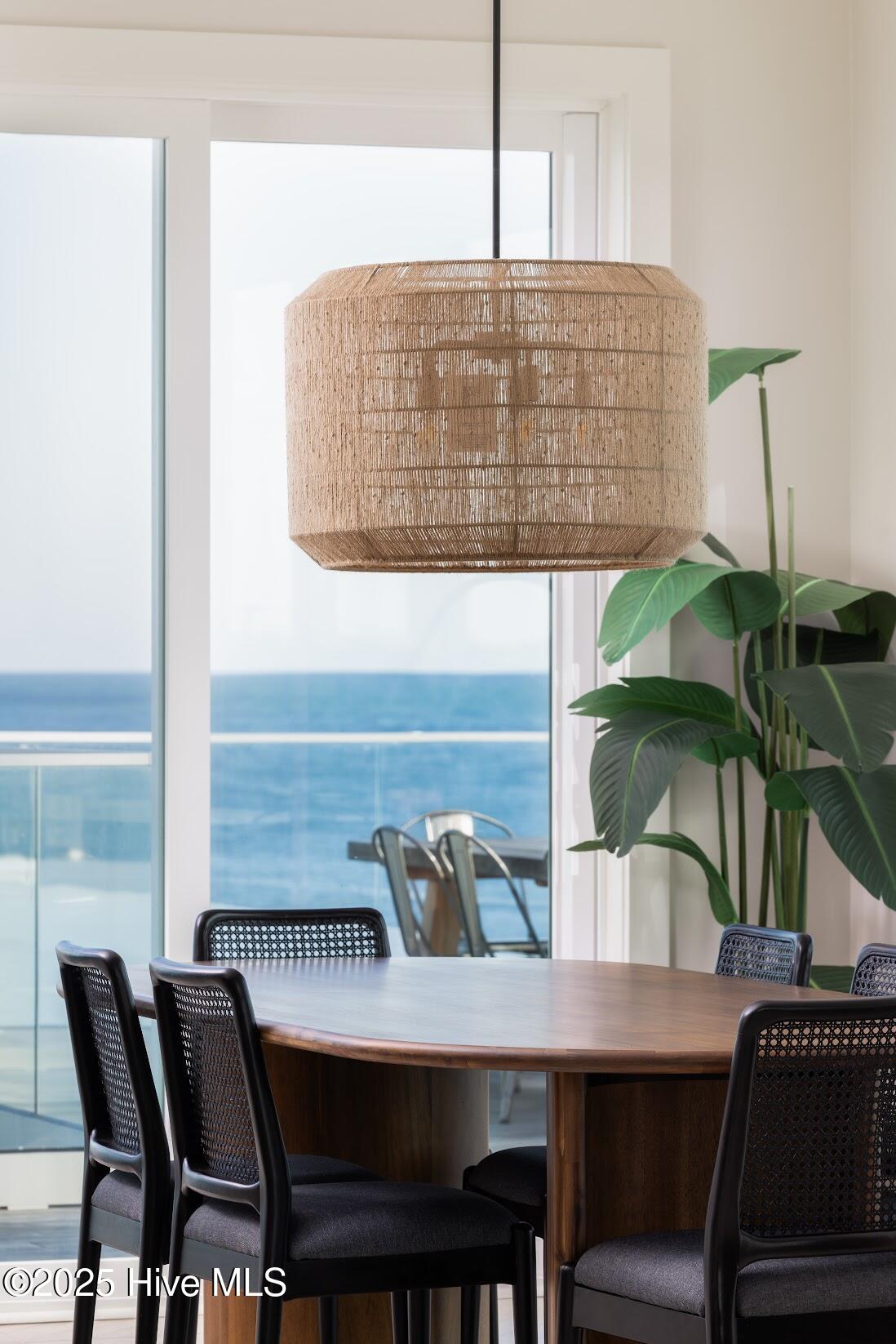 100503115 | Photo 10