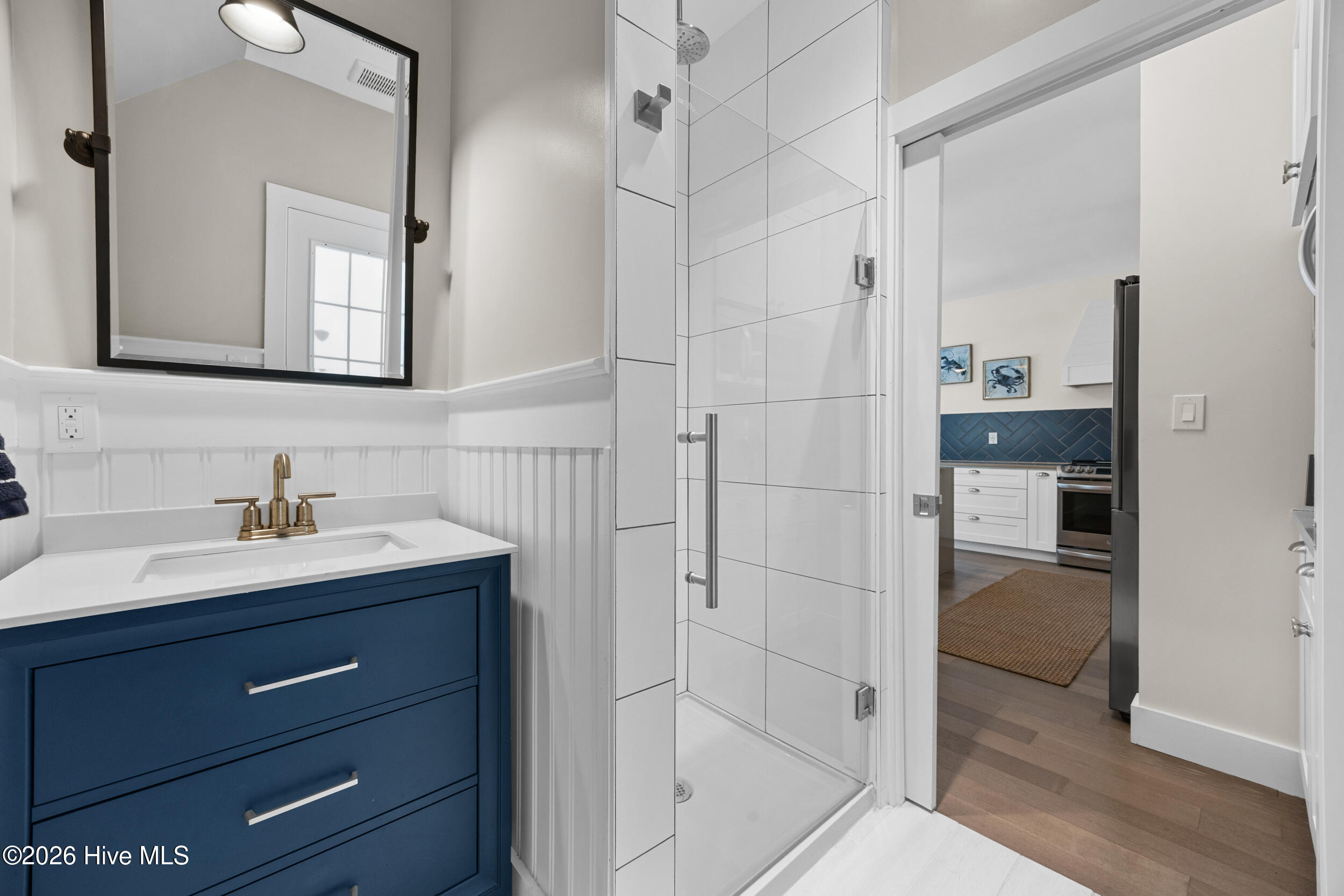 100562849 | Photo 25