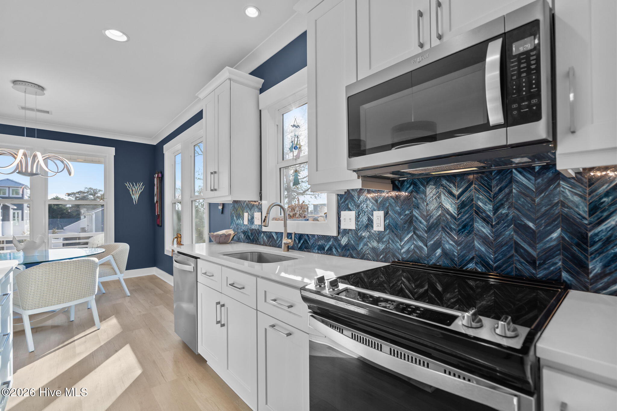 100546966 | Photo 24