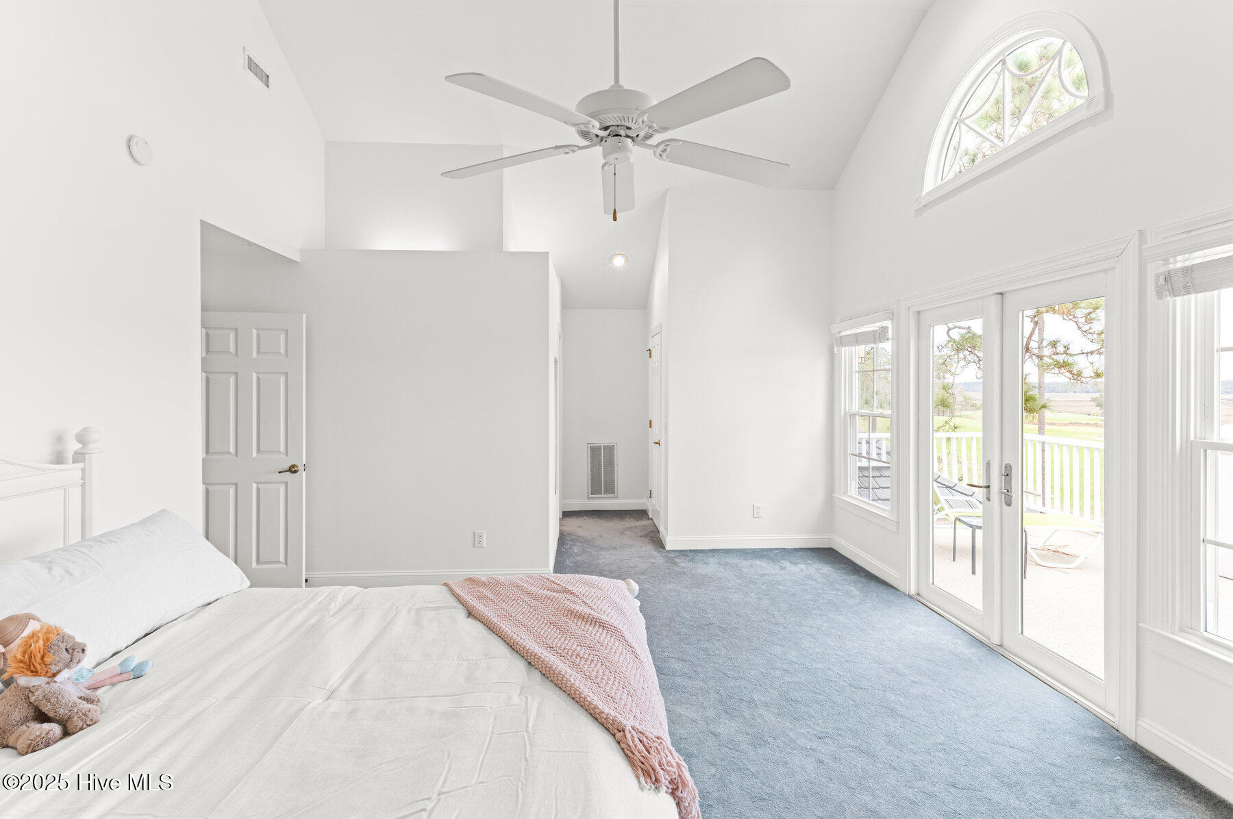 100544952 | Photo 42