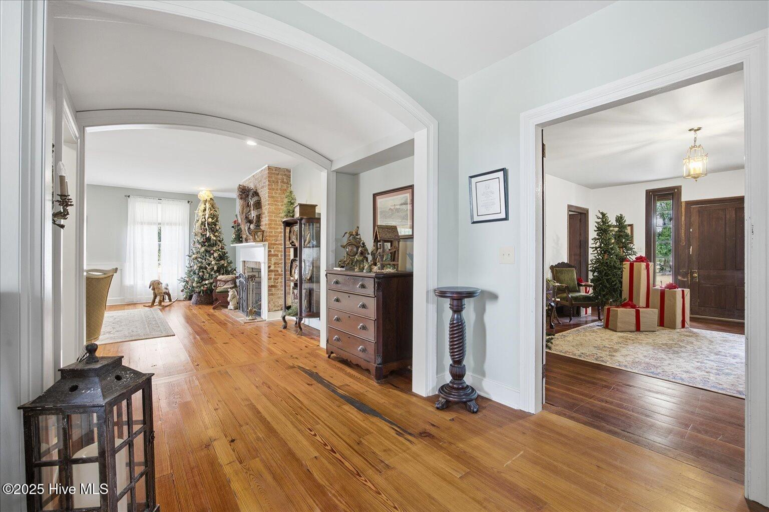 100545633 | Photo 31