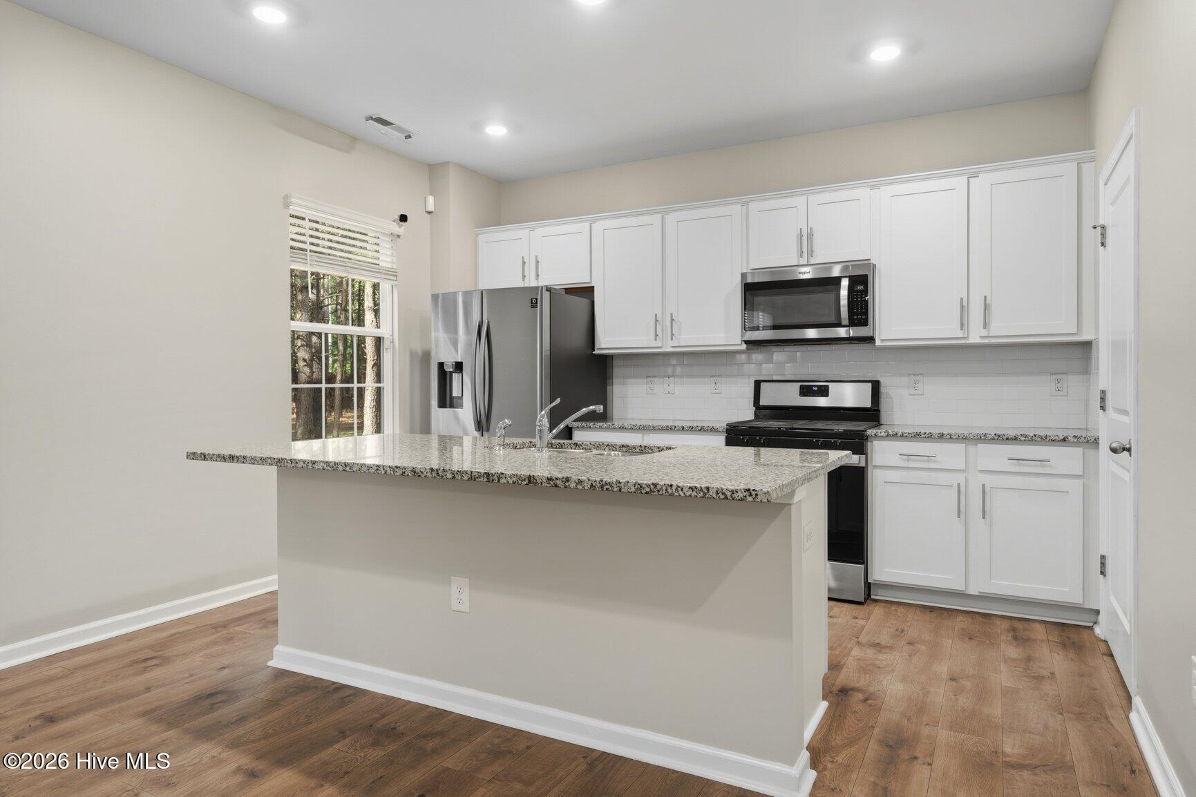 Eat-In Kitchen