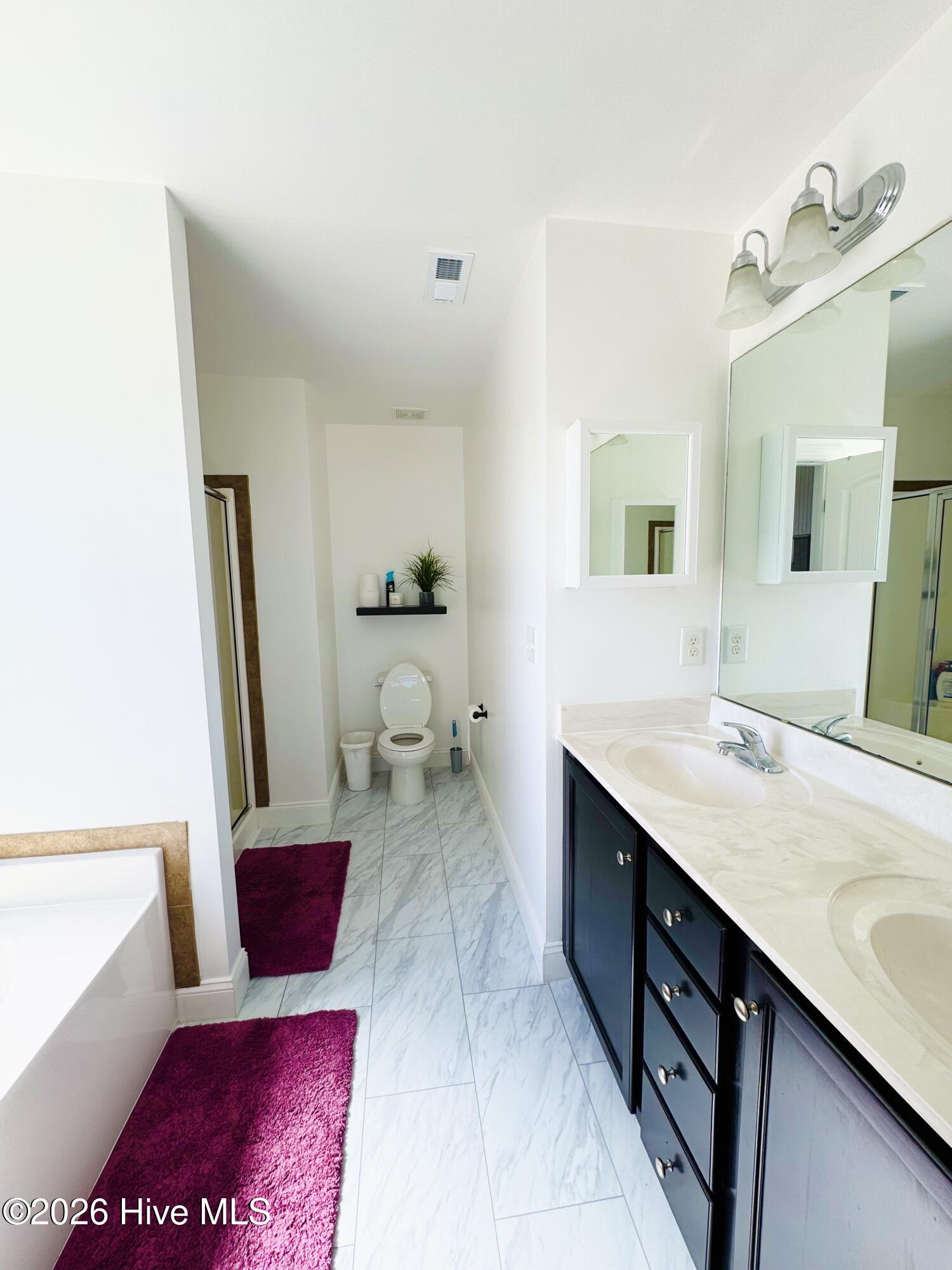 100560900 | Photo 15