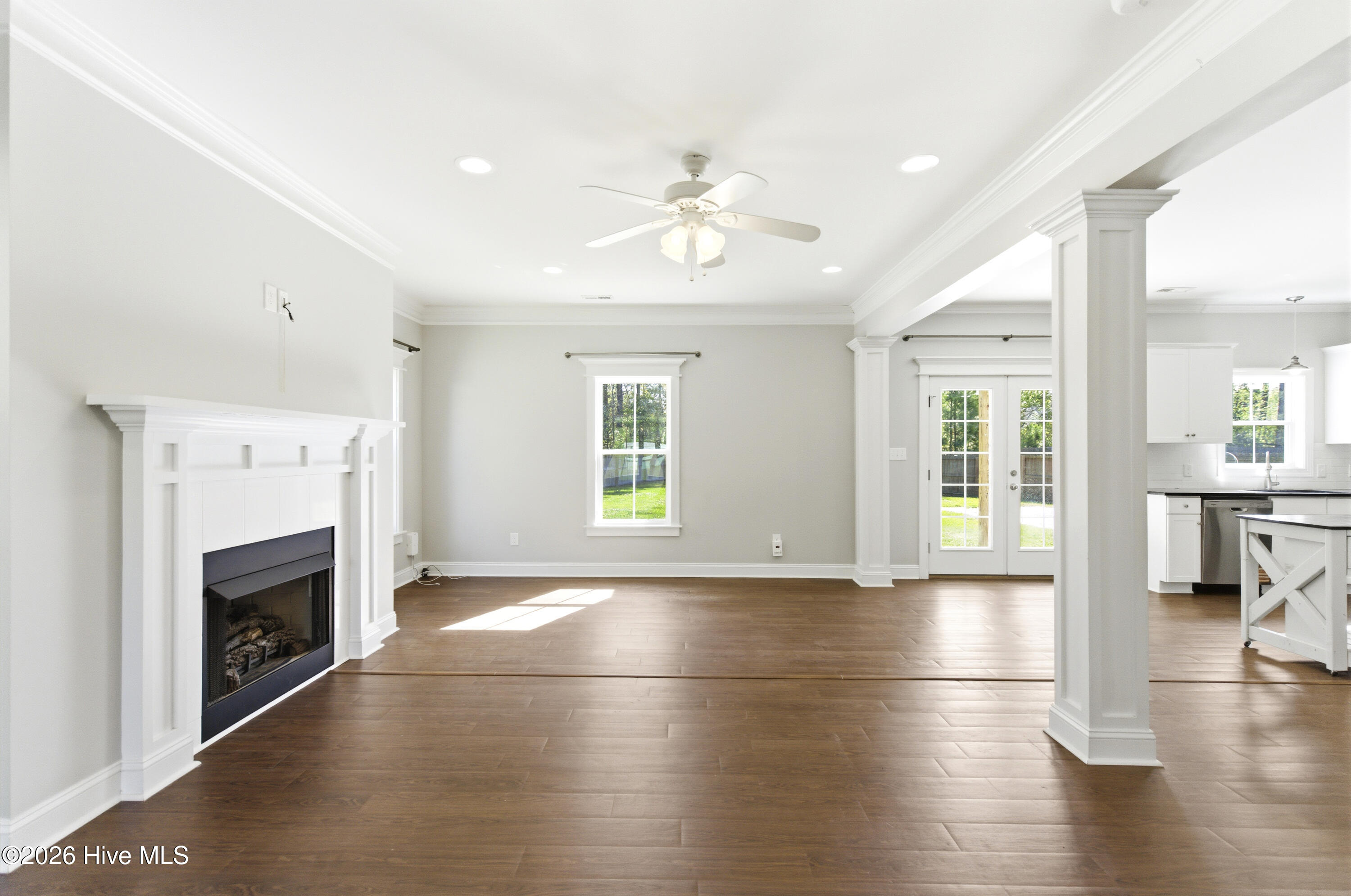 100566364 | Photo 12