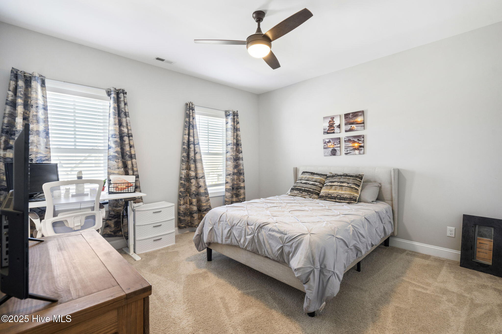 100538351 | Photo 48