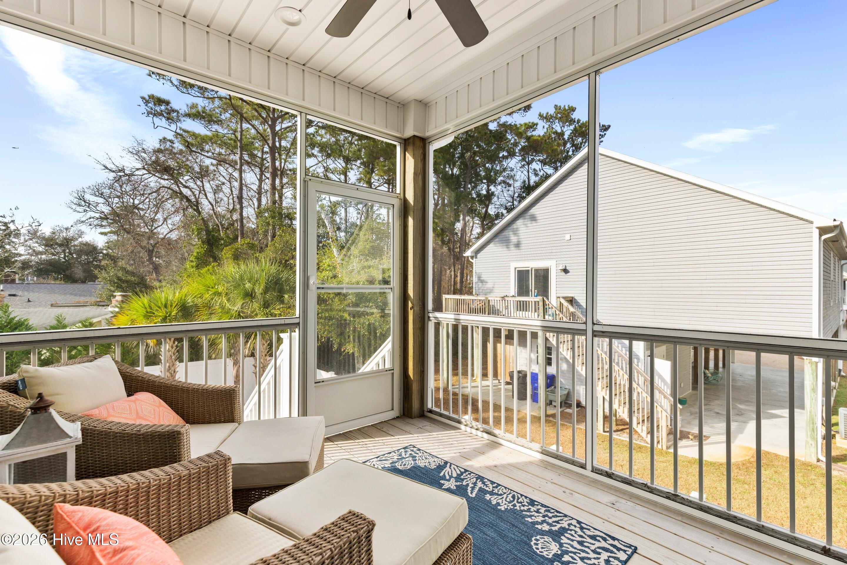 100548444 | Photo 25