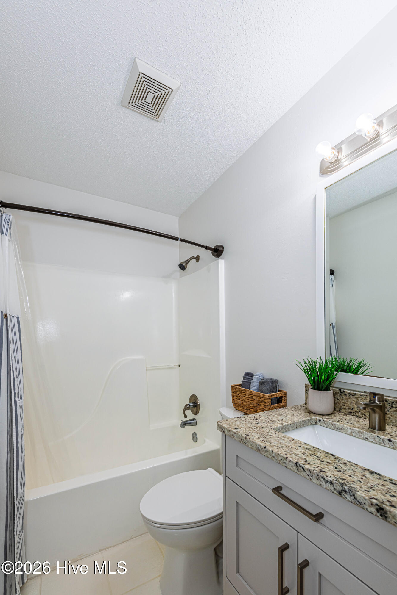 100564633 | Photo 57