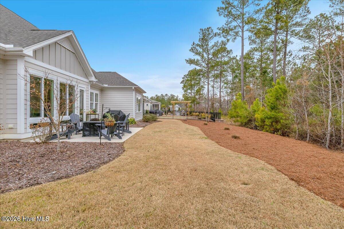 100558709 | Photo 75