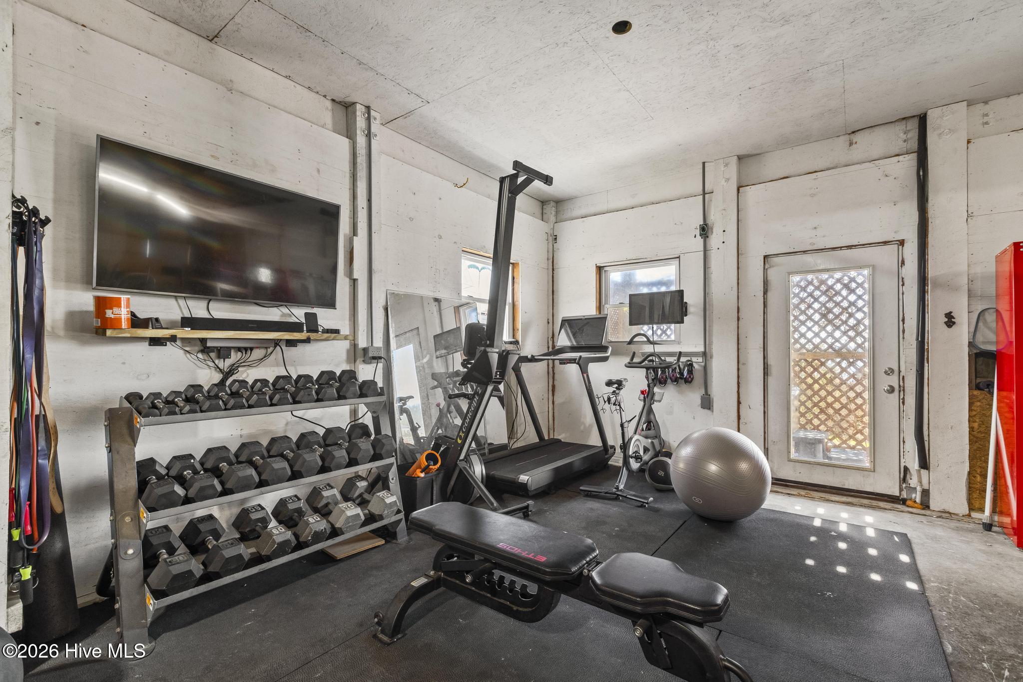 100557619 | Photo 36