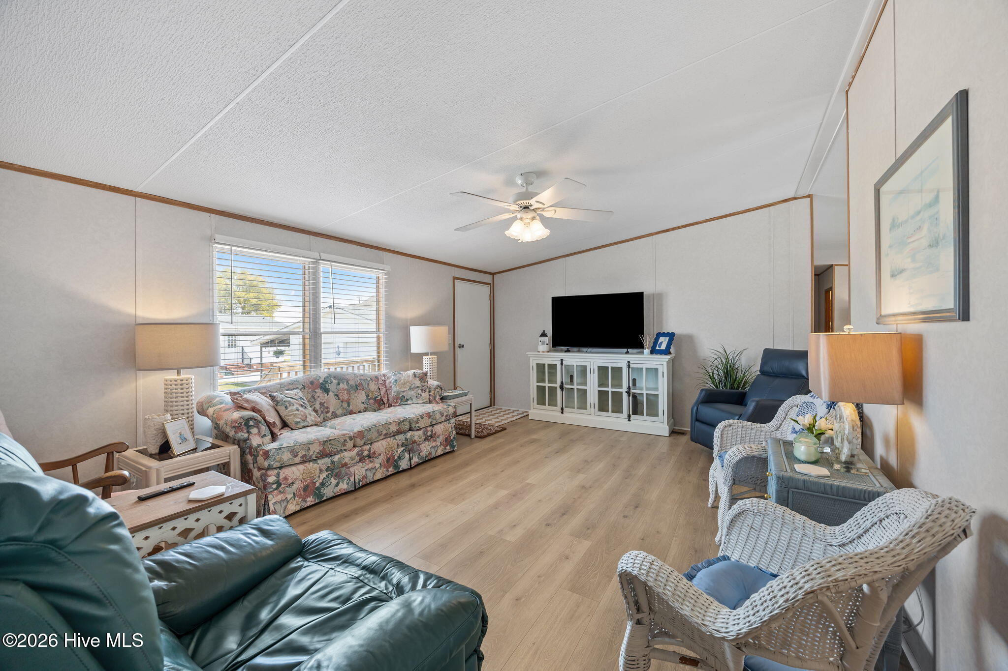 100566757 | Photo 10