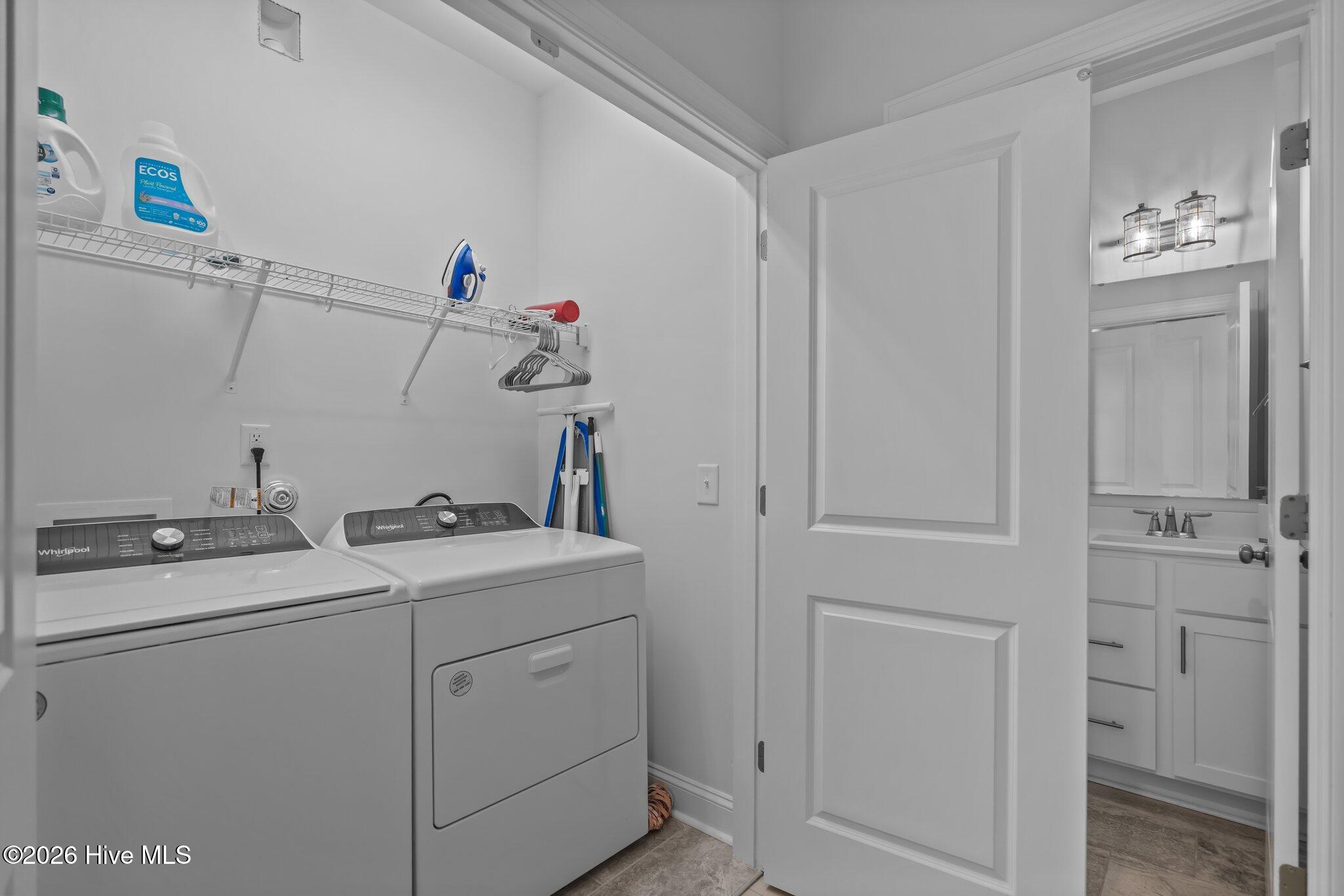 100554587 | Photo 24