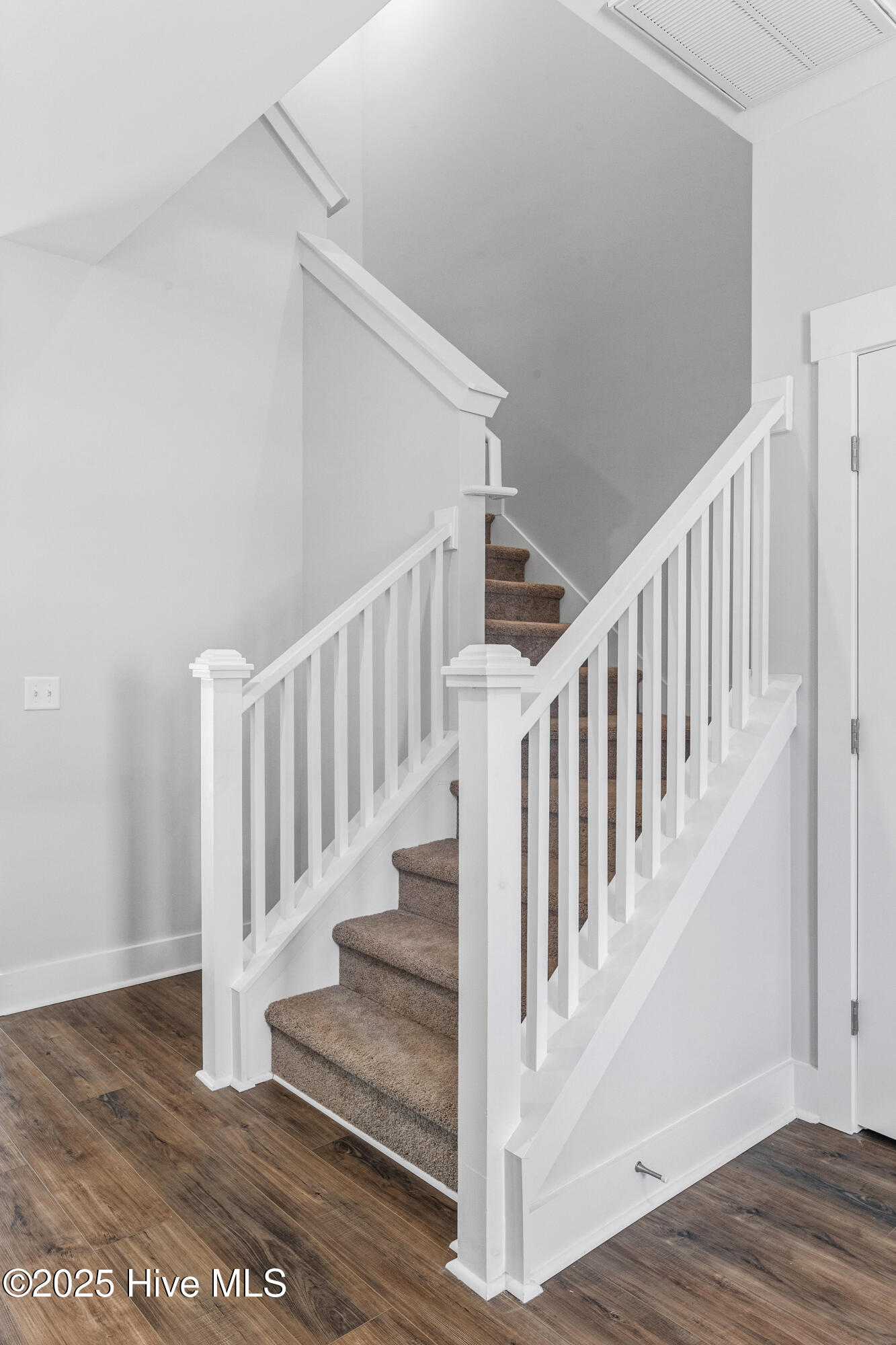 100526492 | Photo 18