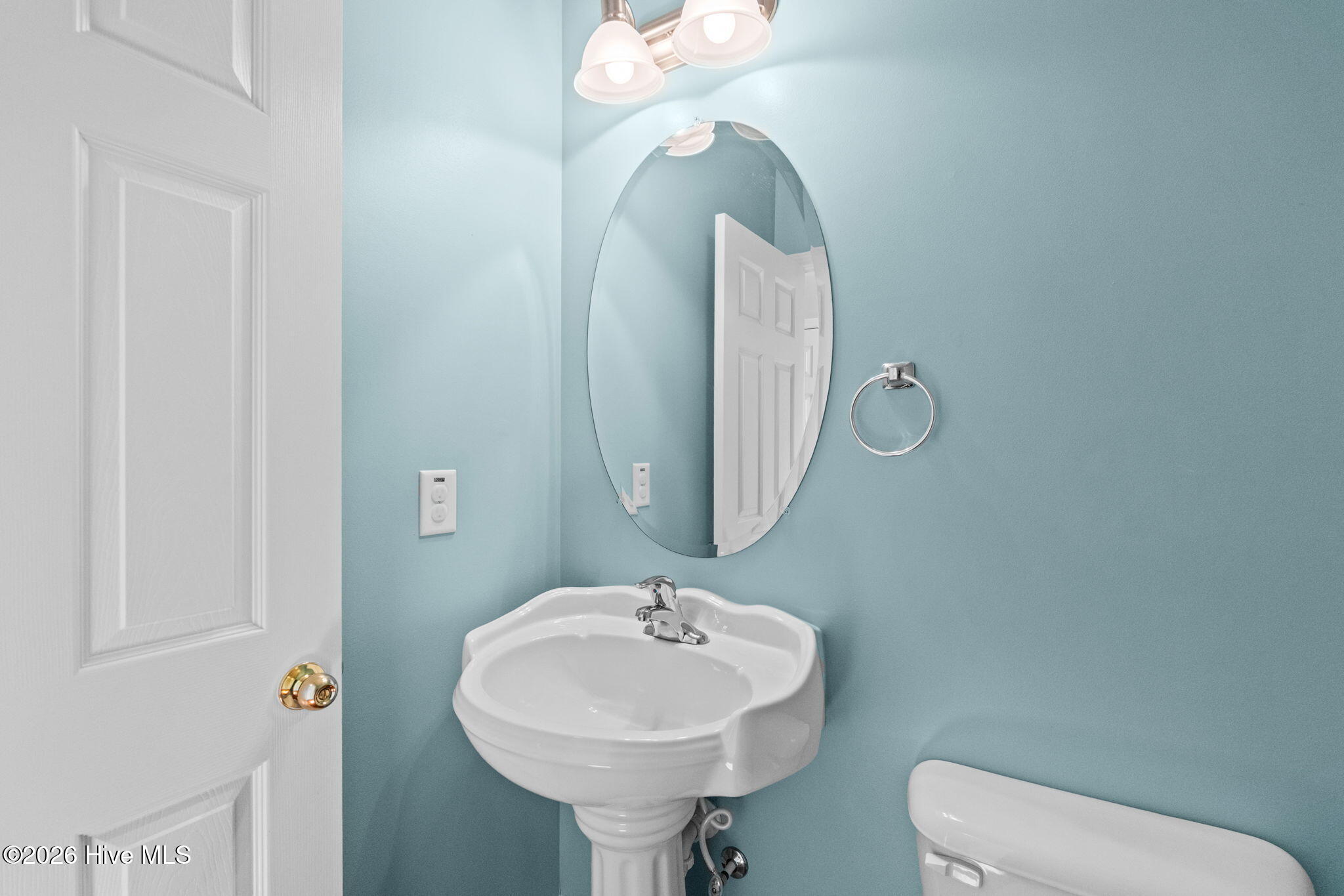 100570340 | Photo 45