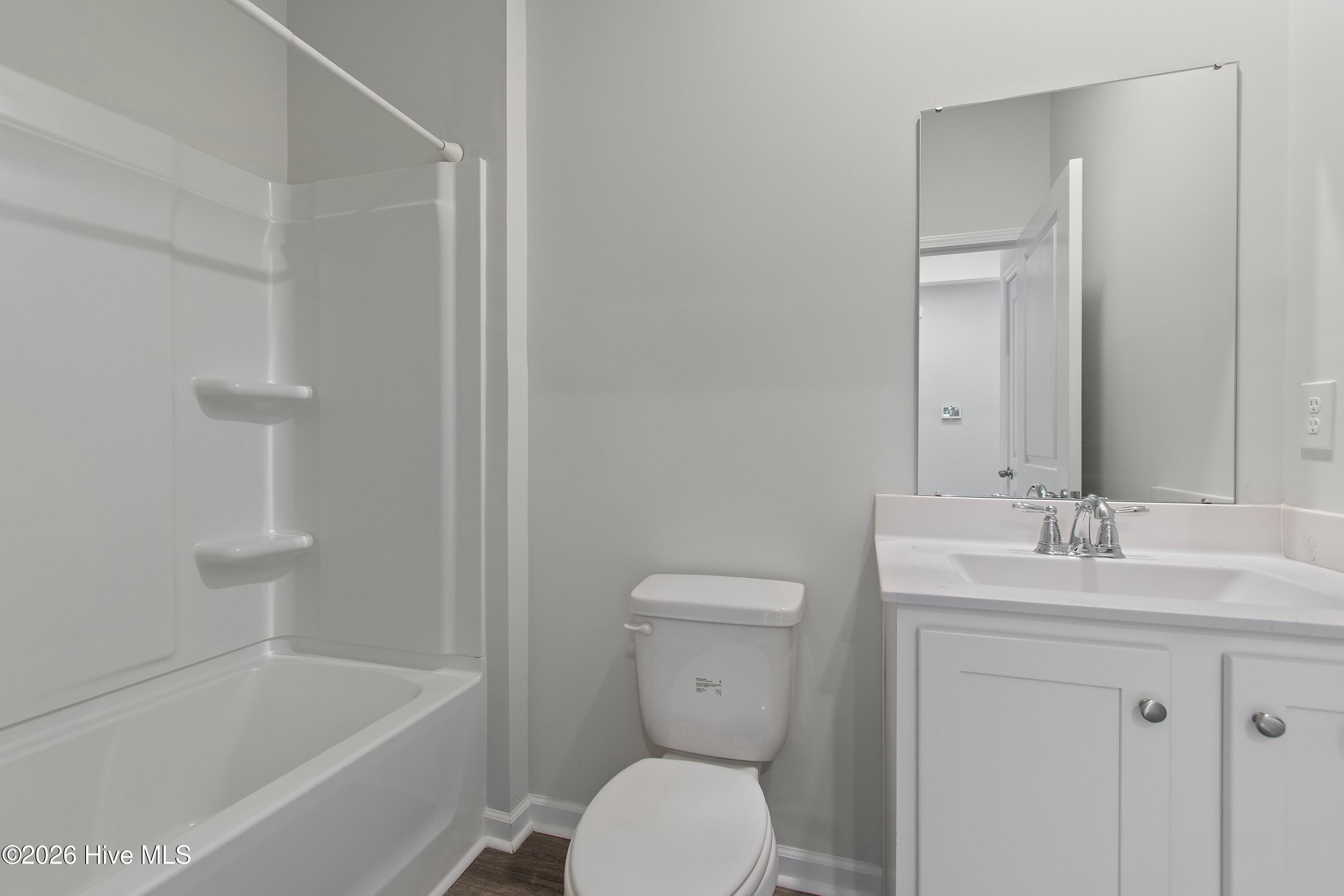 100547710 | Photo 23