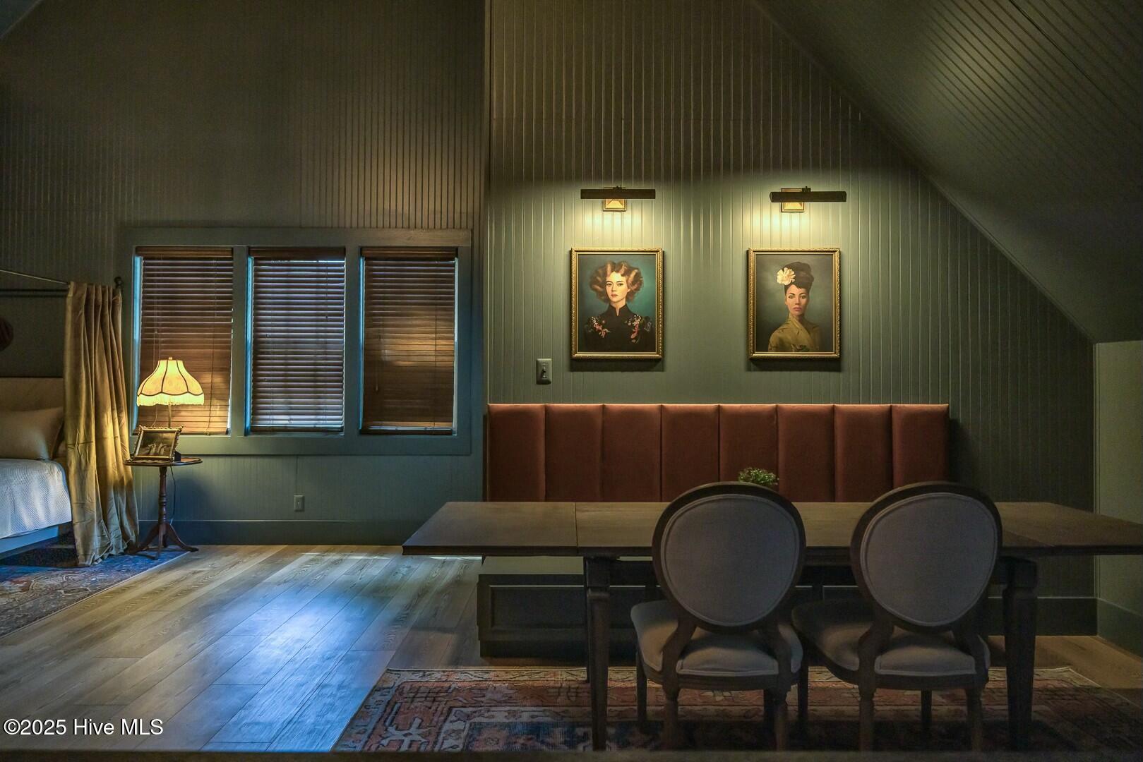 100548209 | Photo 15