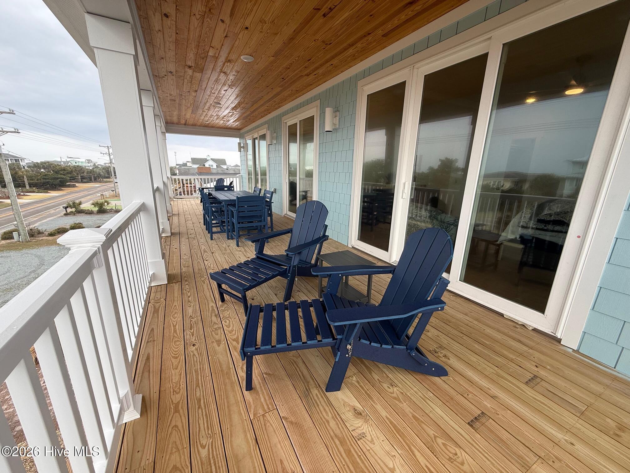 100522656 | Photo 92