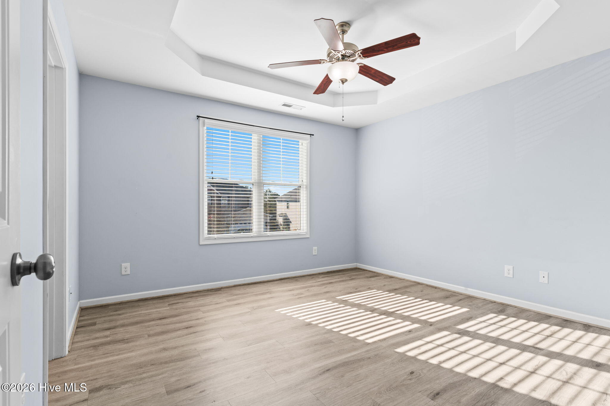 100548776 | Photo 15