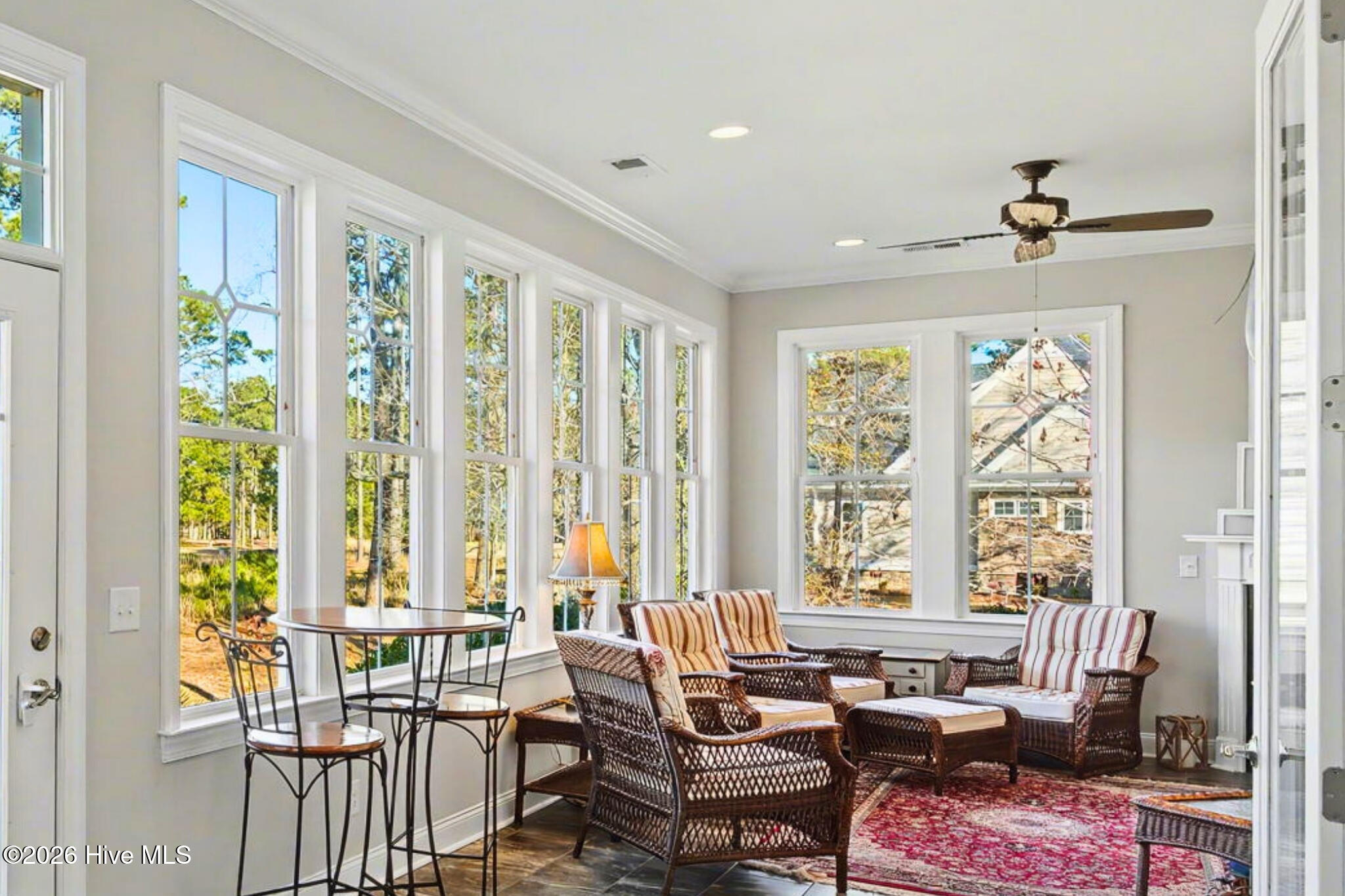 100549590 | Photo 26