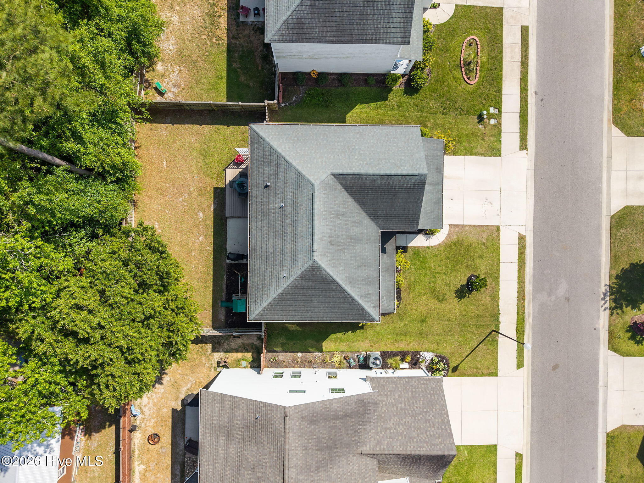 100570490 | Photo 43