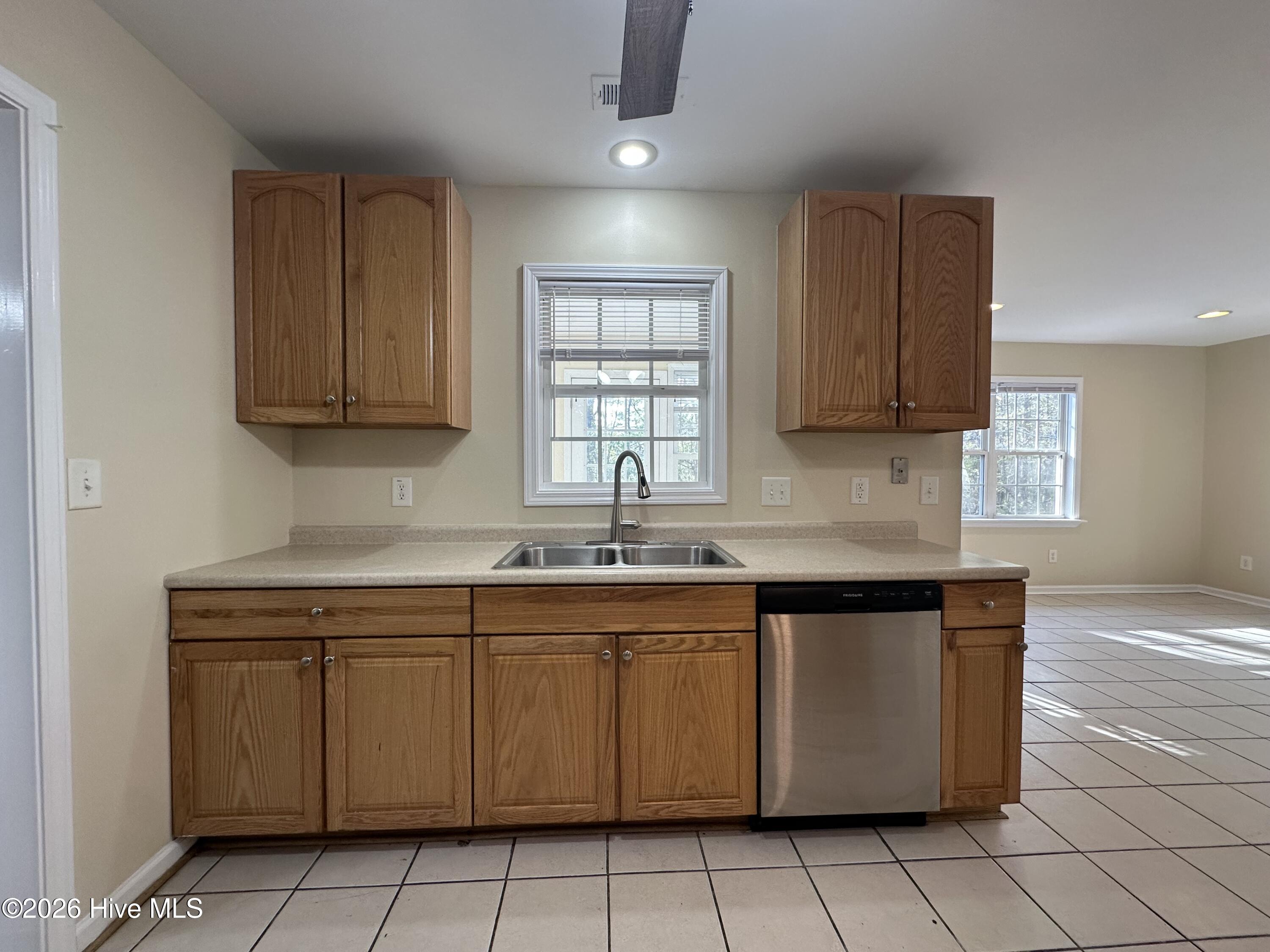 100564152 | Photo 14