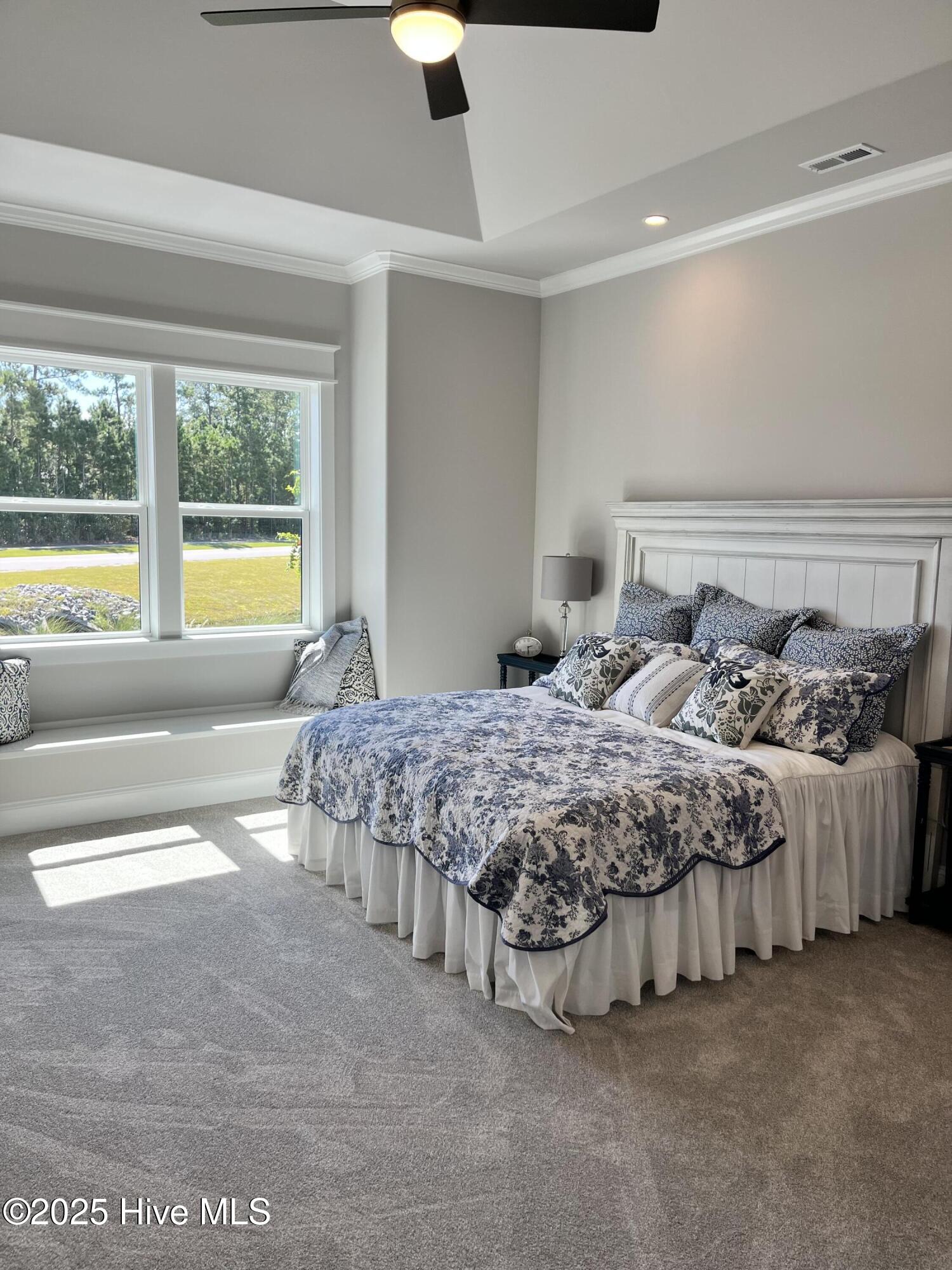 100478560 | Photo 35