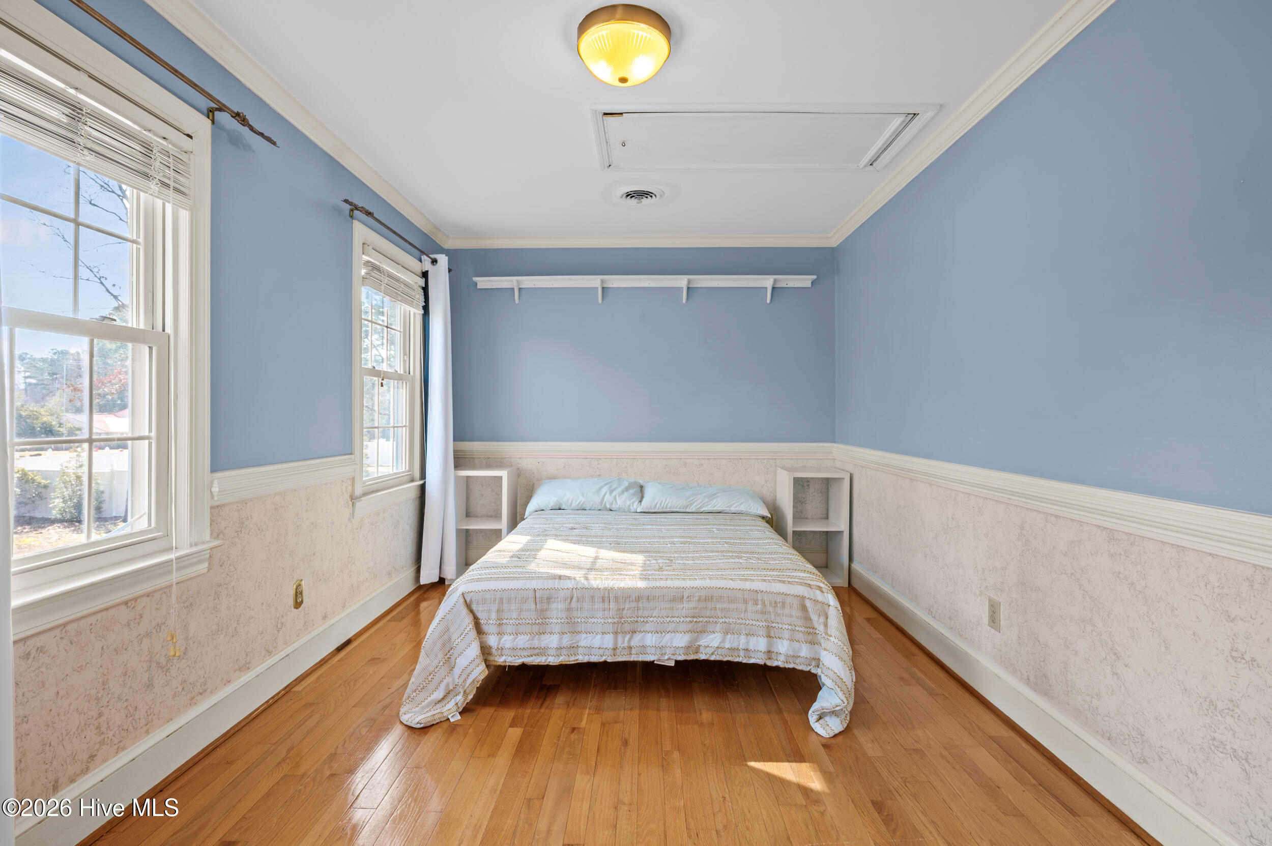 100554057 | Photo 35