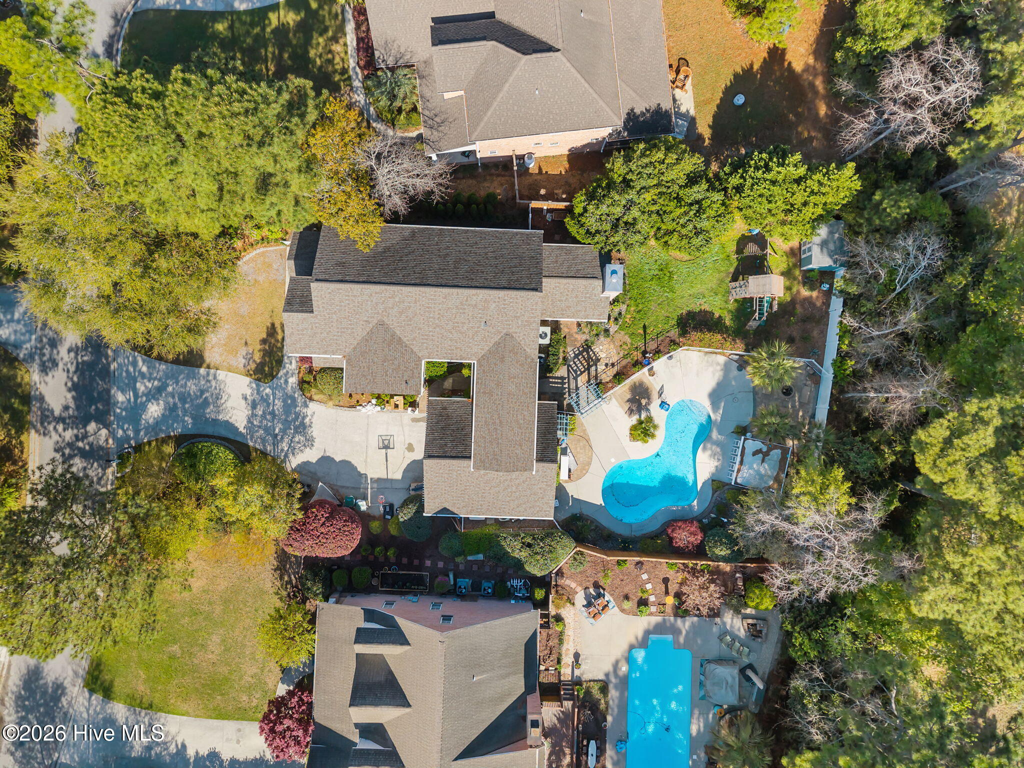 100565239 | Photo 70