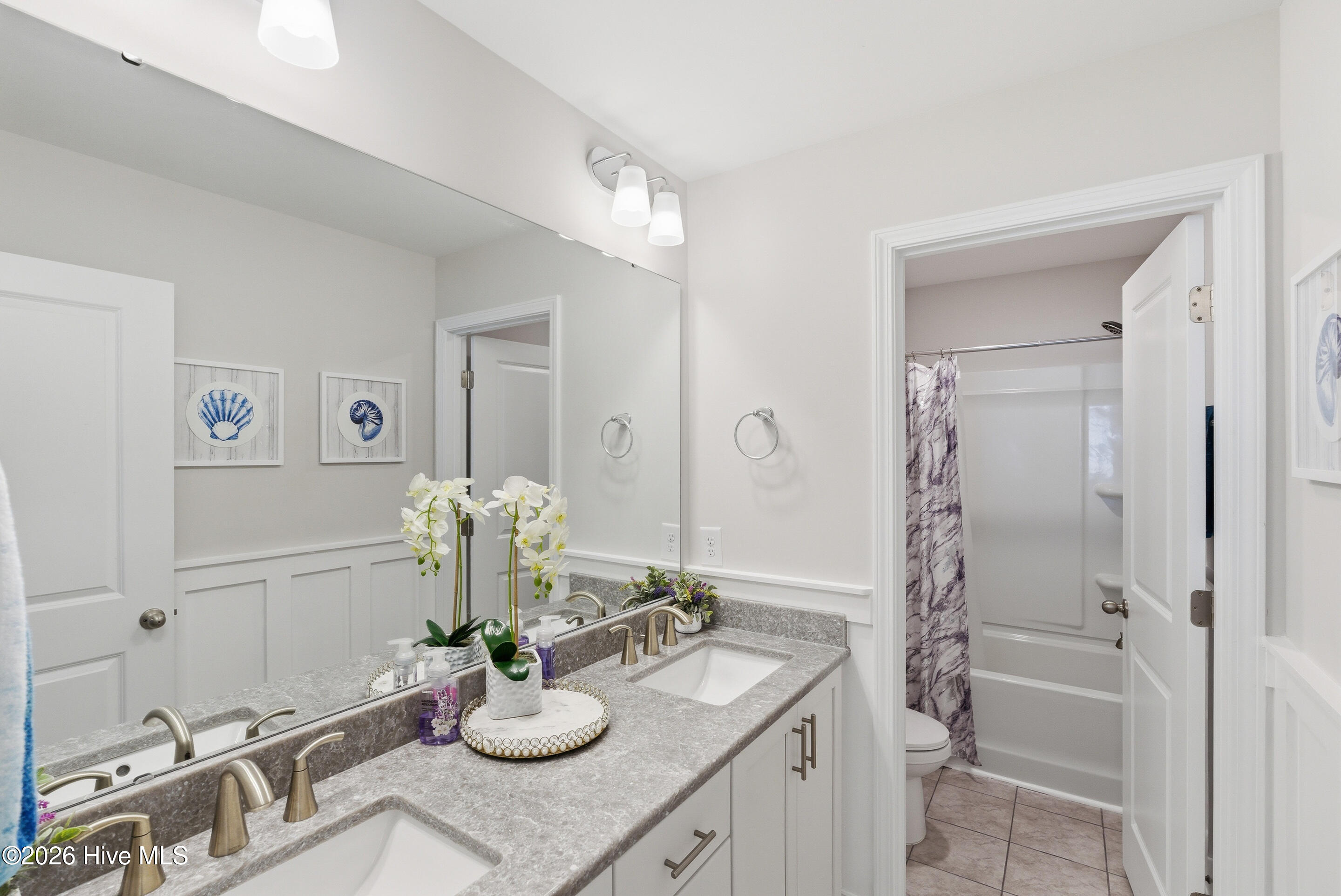 100562920 | Photo 27