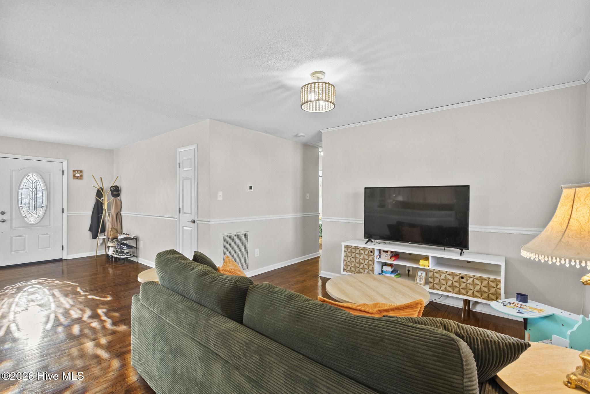 100553345 | Photo 10