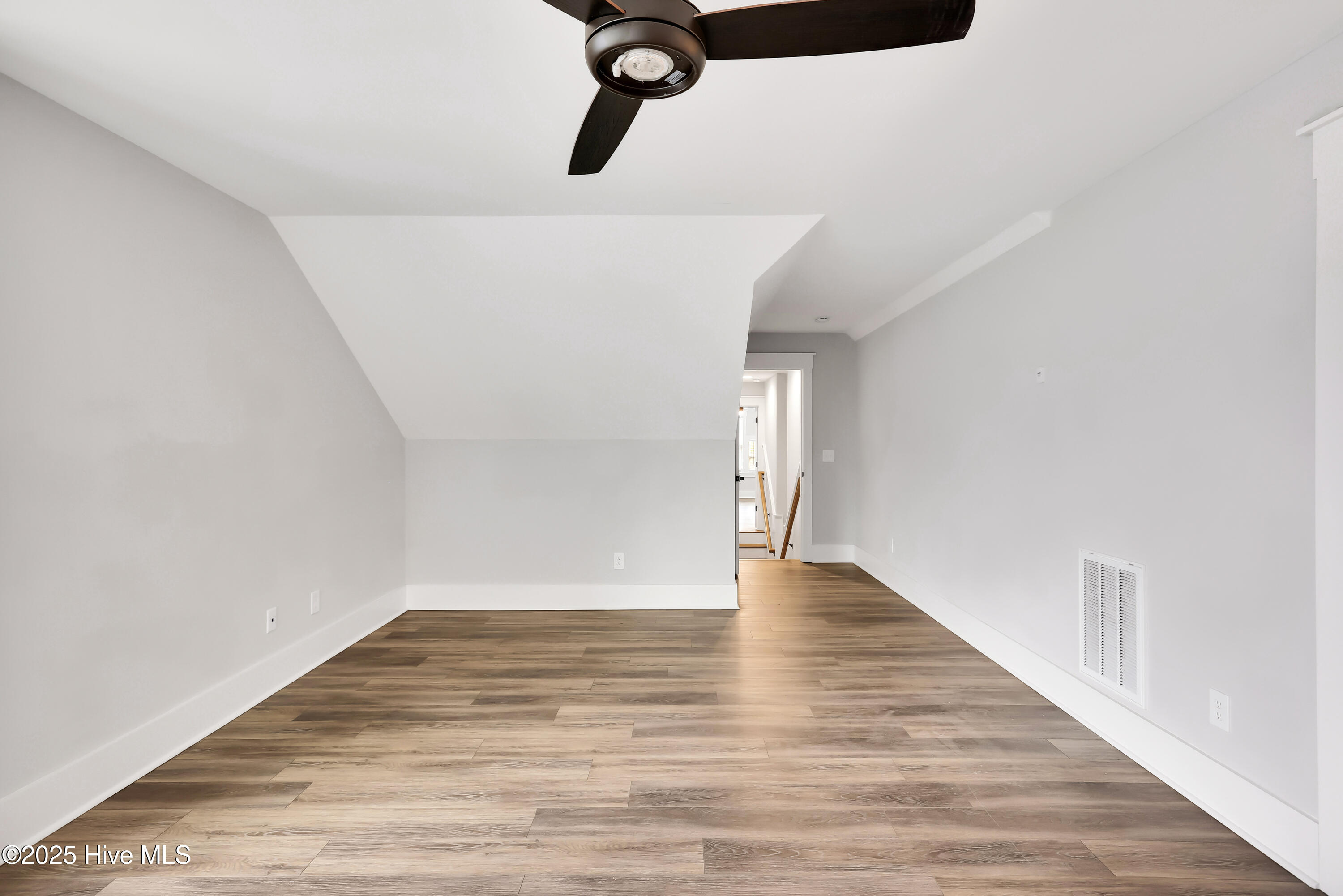 100544245 | Photo 41