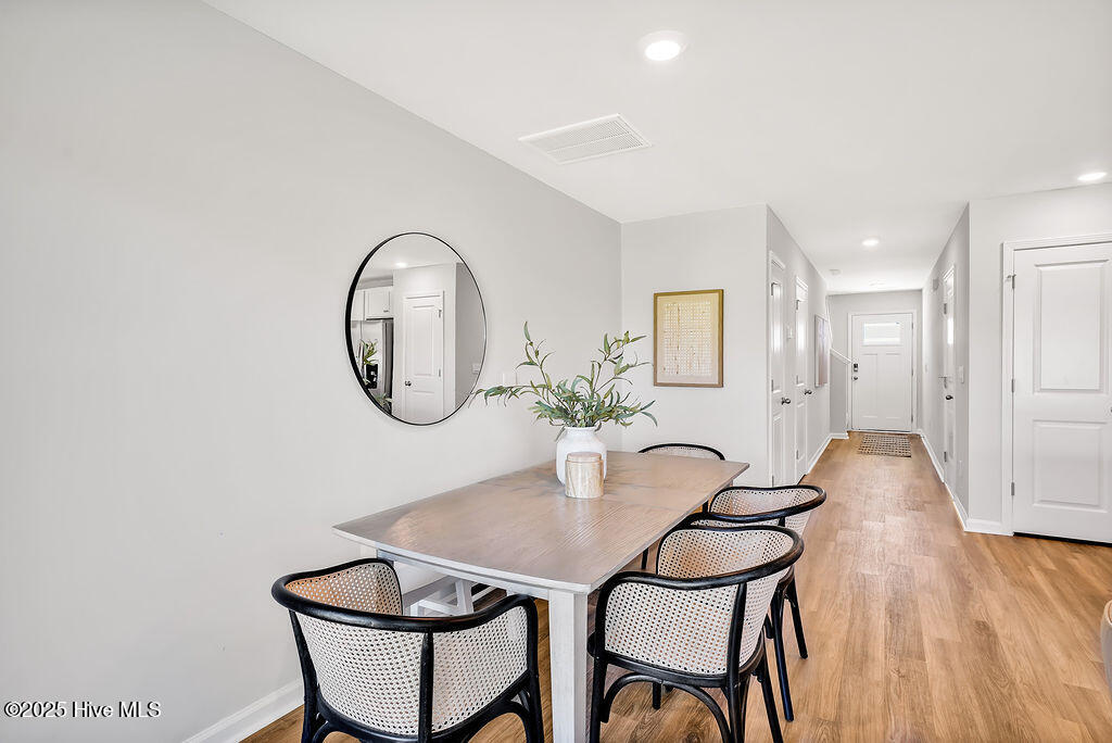 100545986 | Photo 15