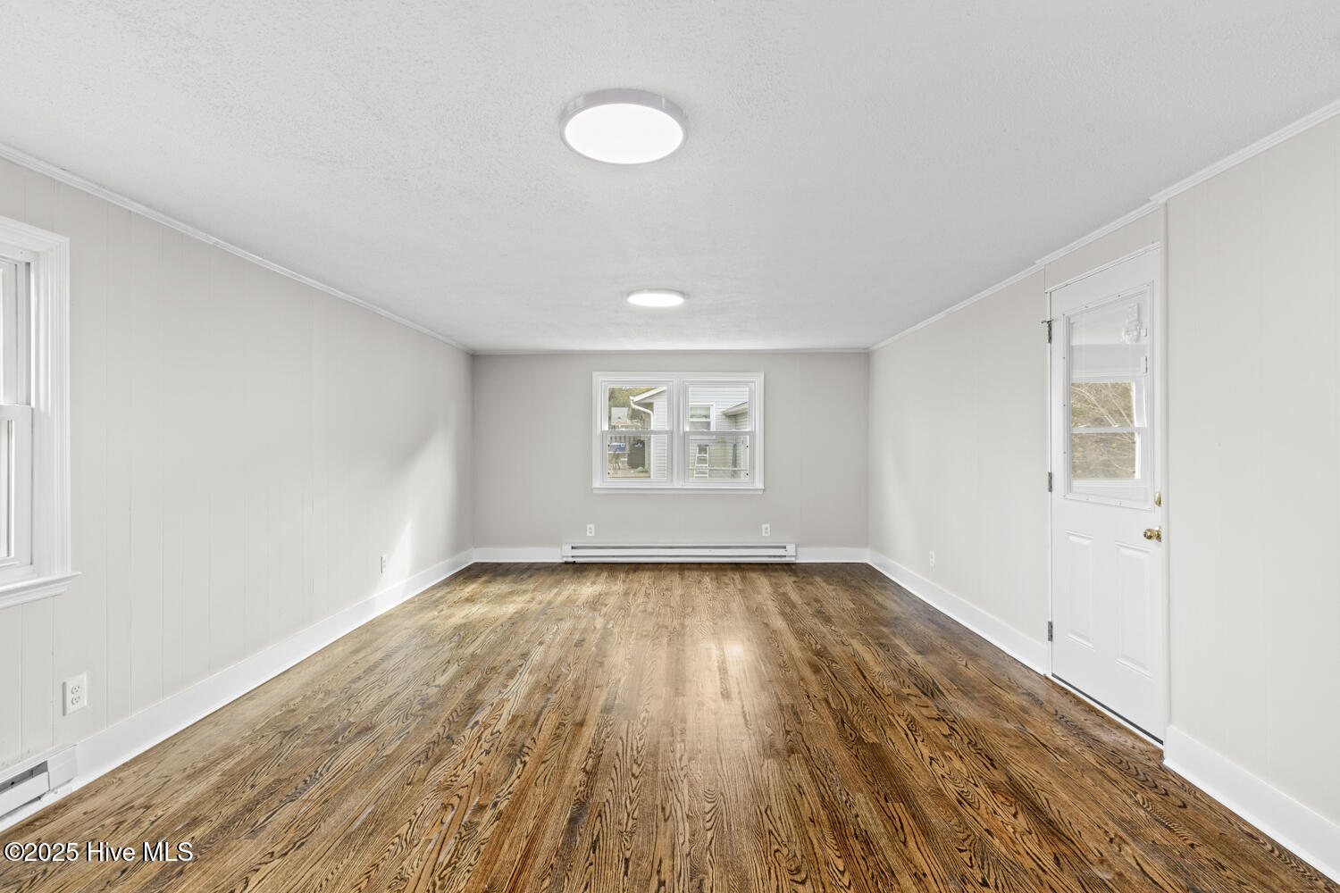 100542112 | Photo 21