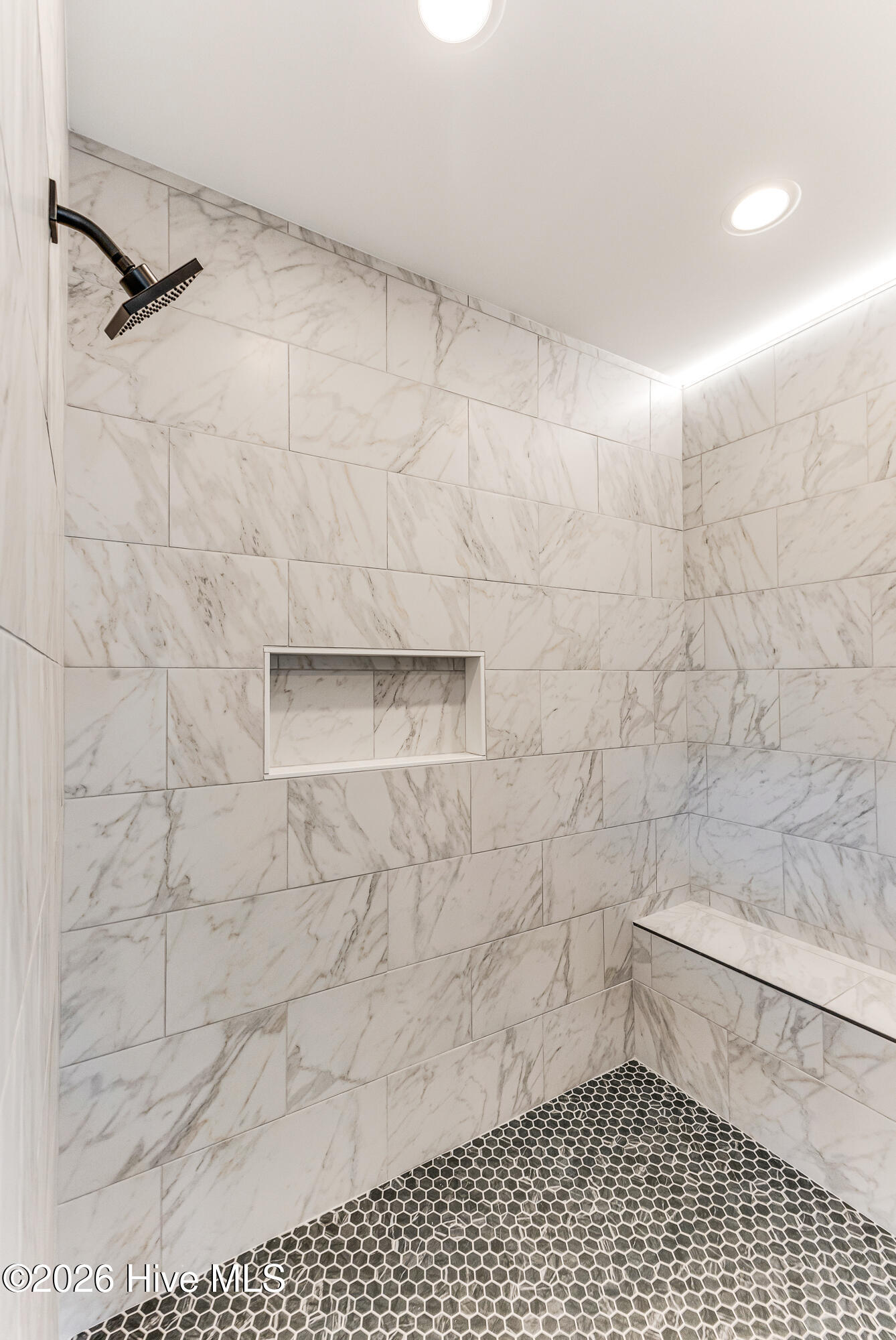 100564365 | Photo 29