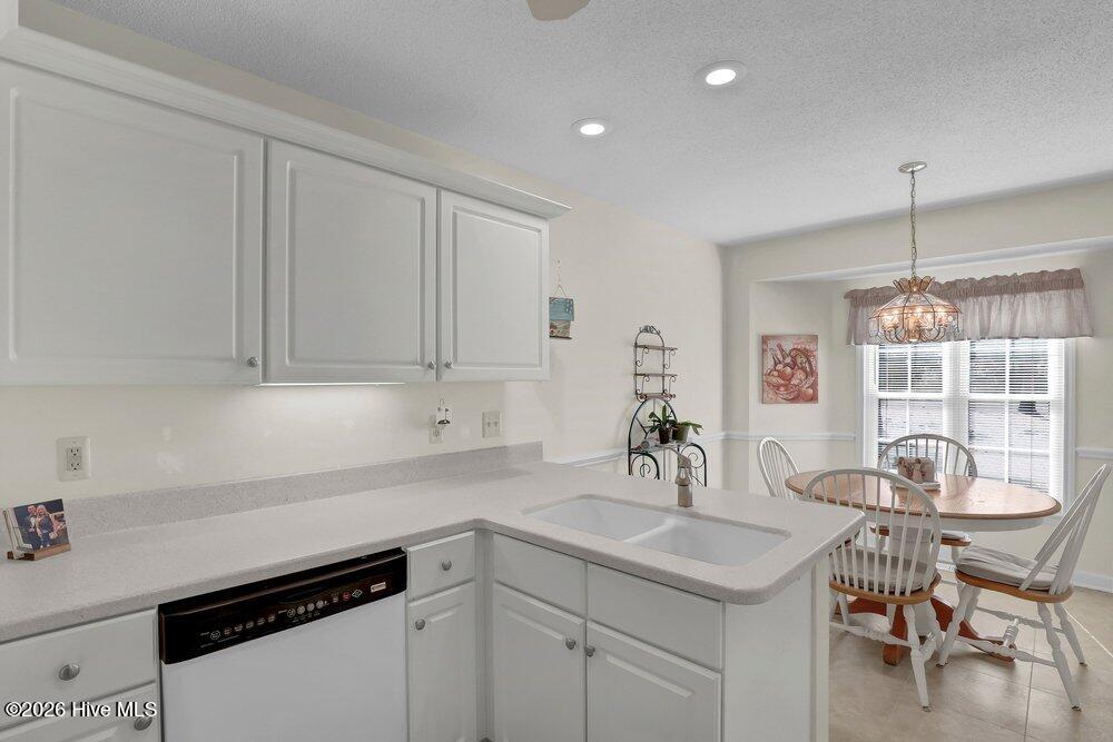 100559070 | Photo 11