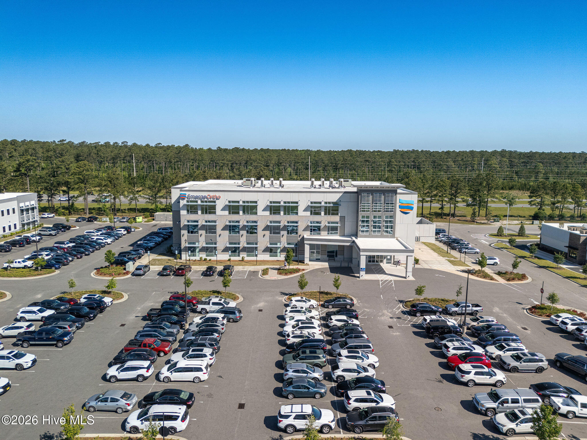 100564757 | Photo 123