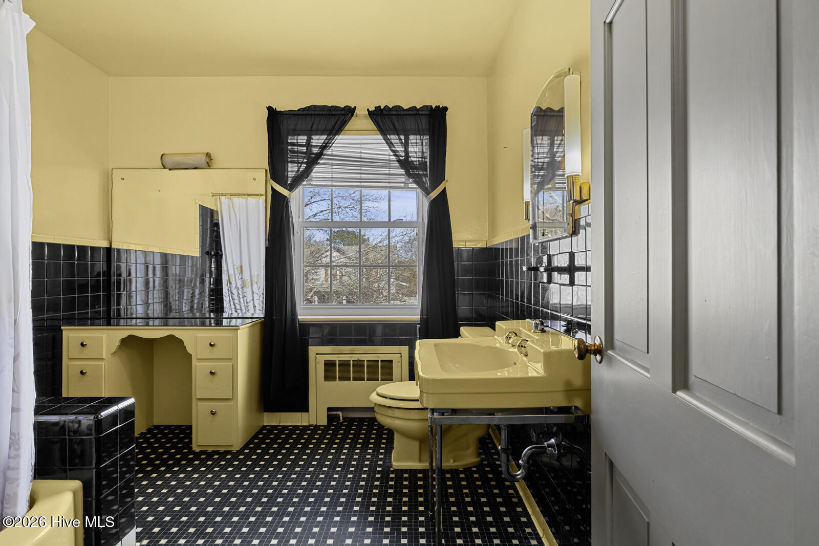 100557416 | Photo 50