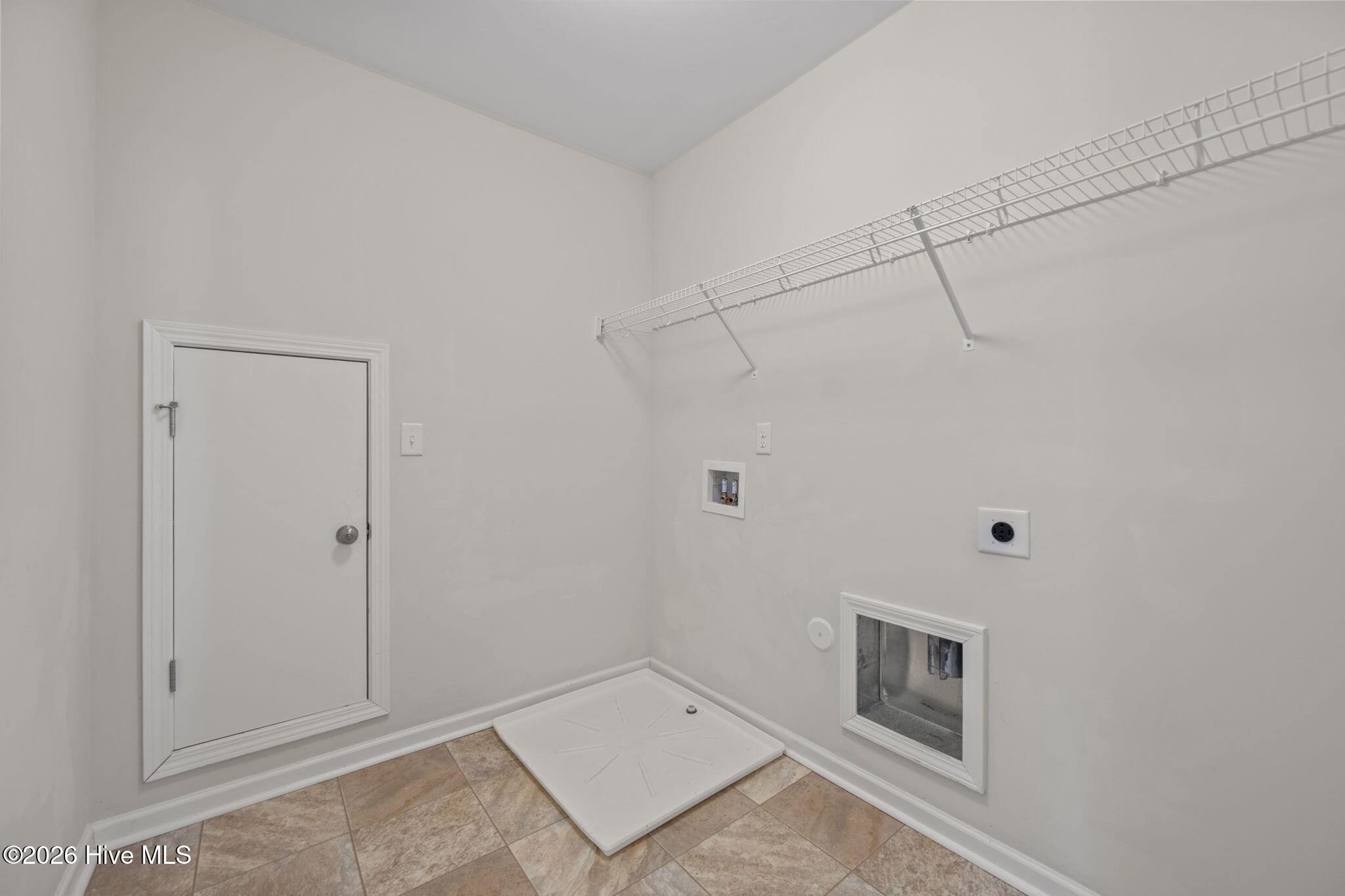 100555792 | Photo 30