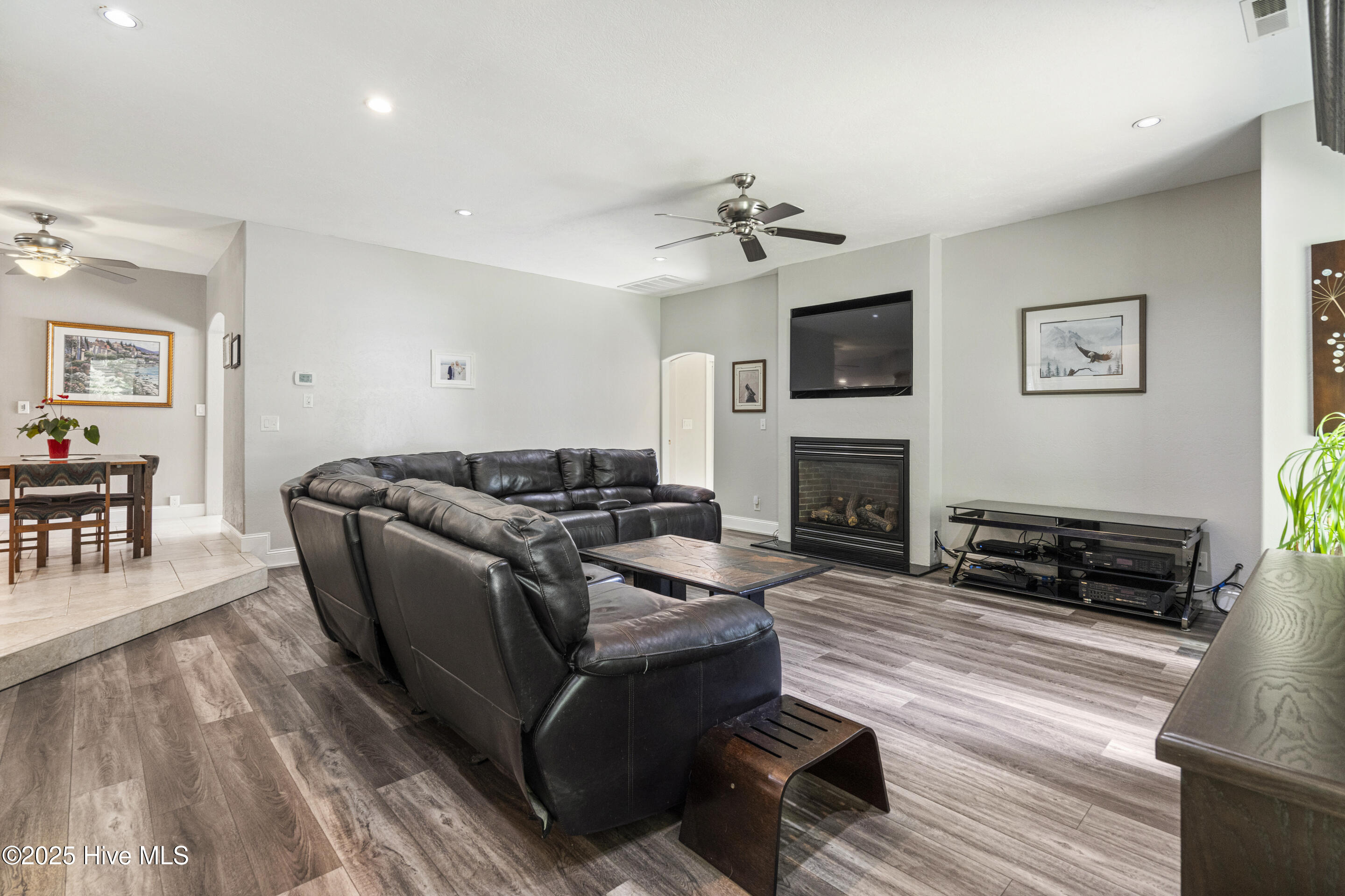 100569480 | Photo 30