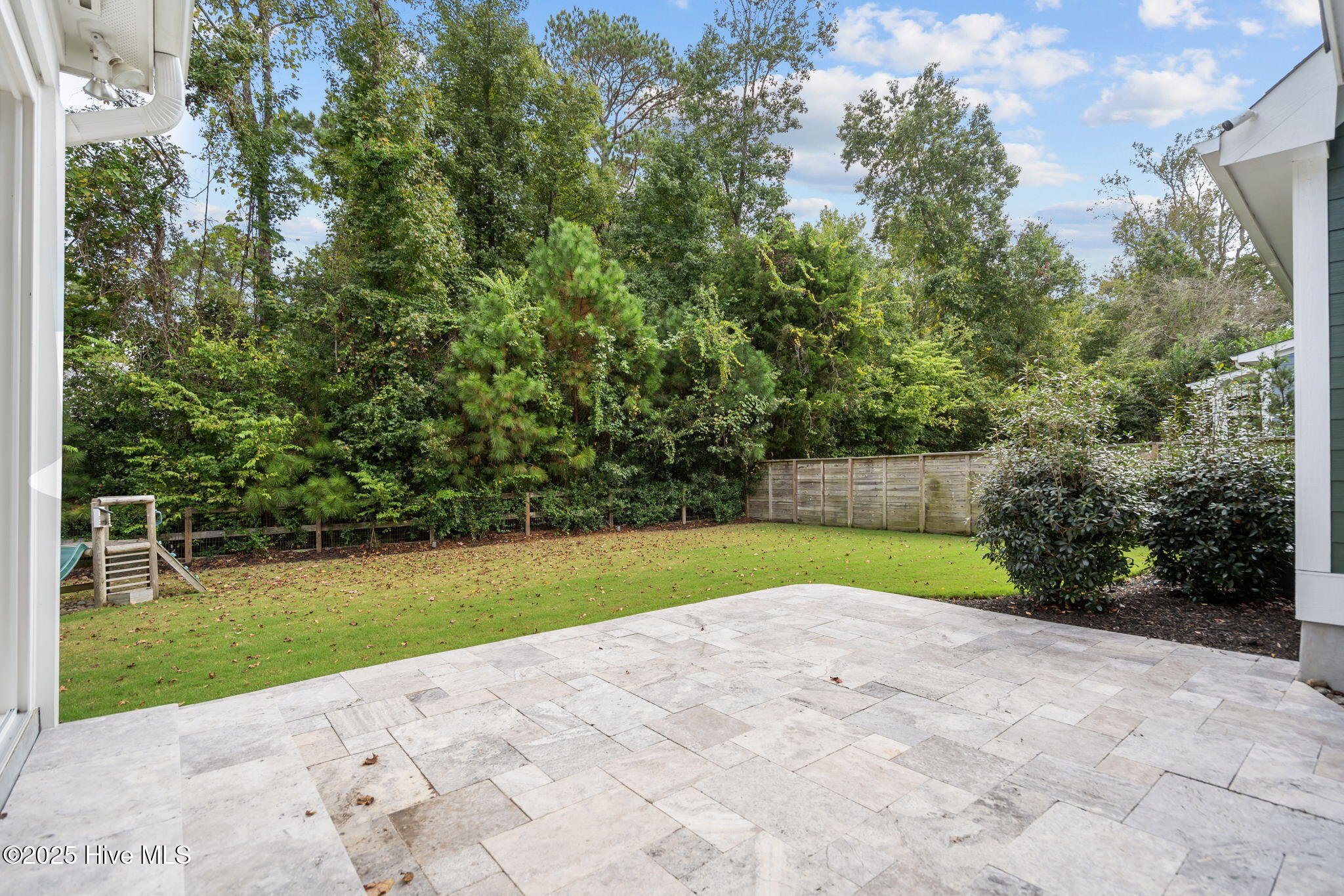 100550410 | Photo 66