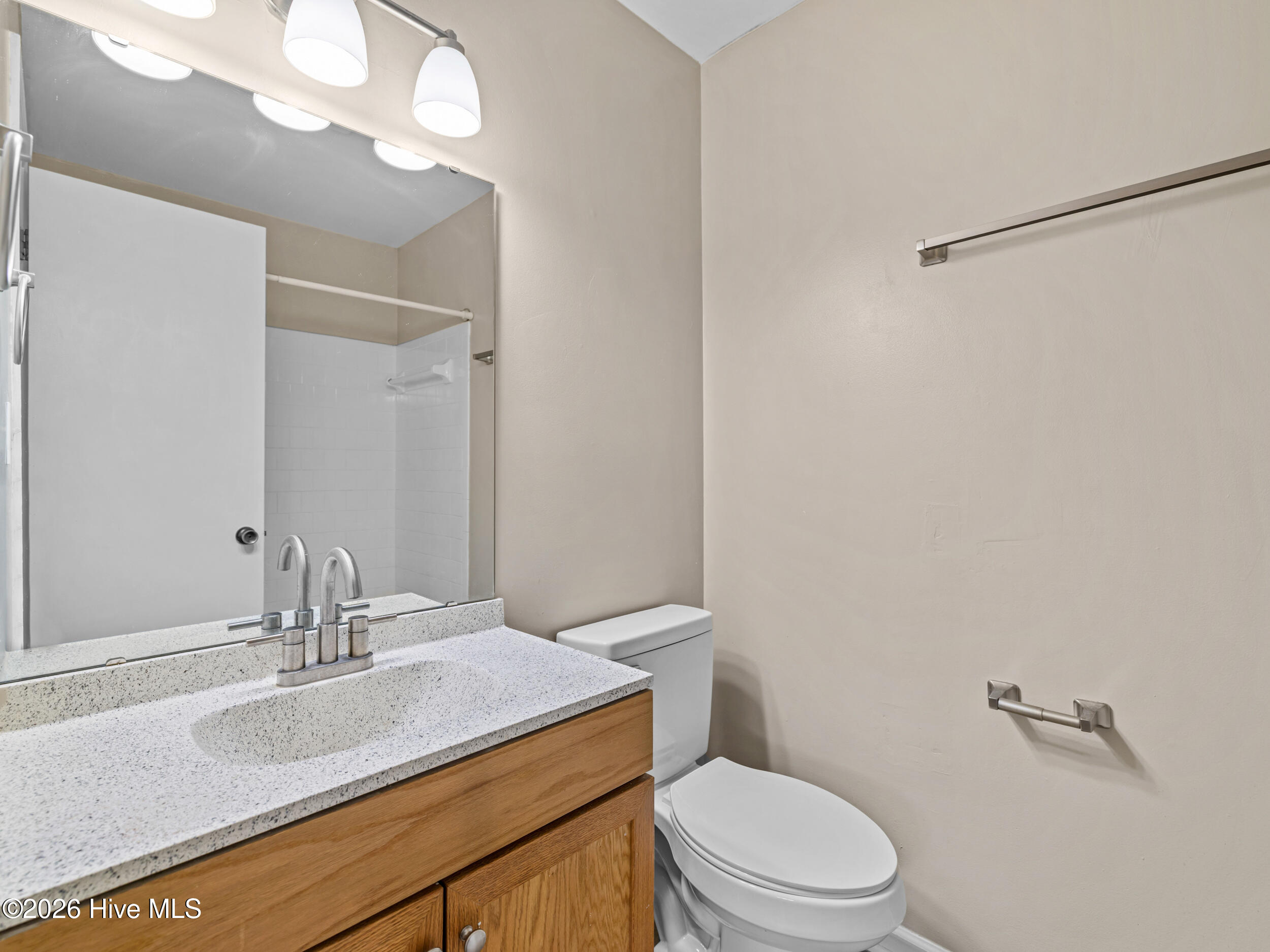 100560419 | Photo 29