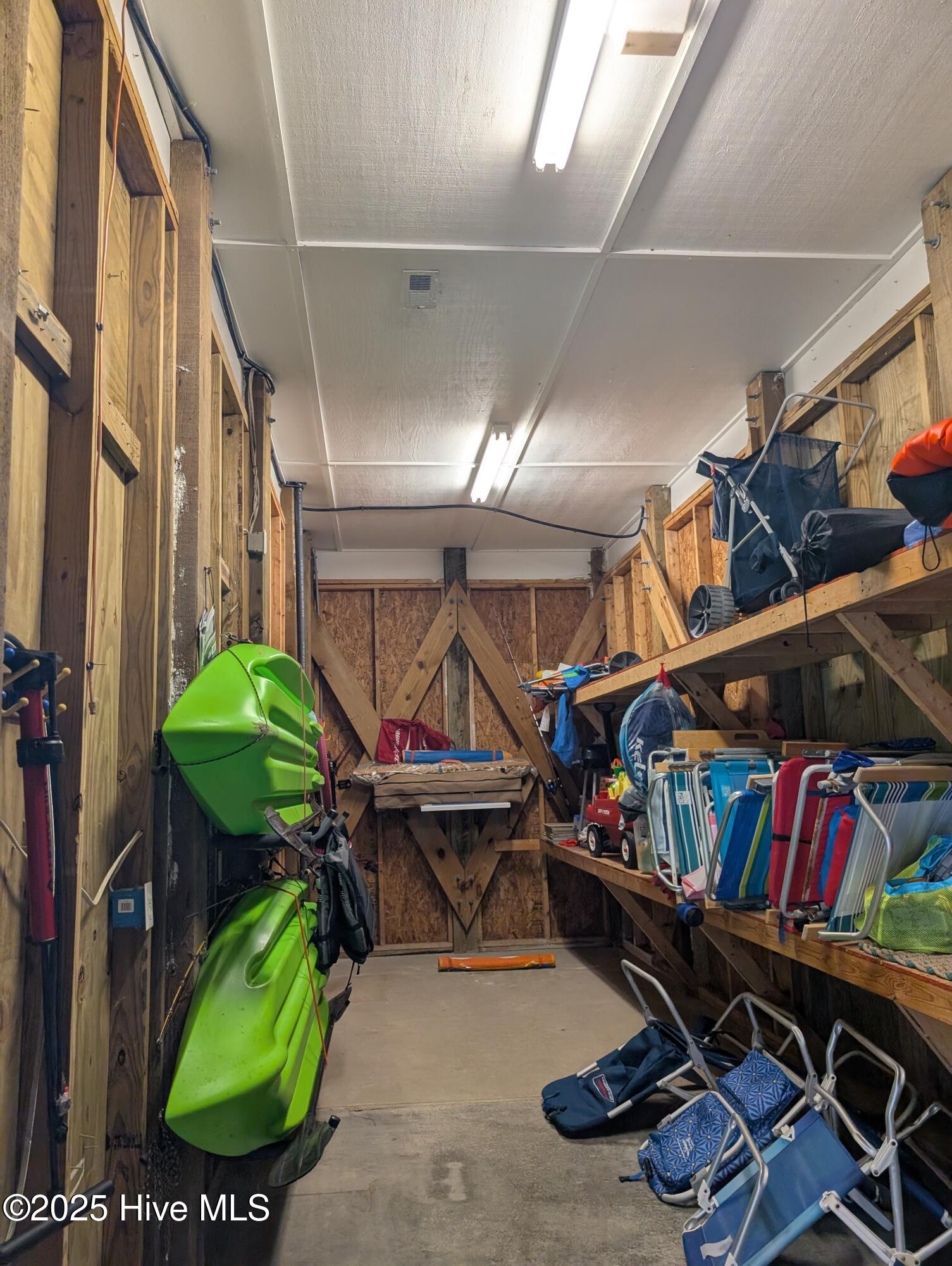 100515123 | Photo 18