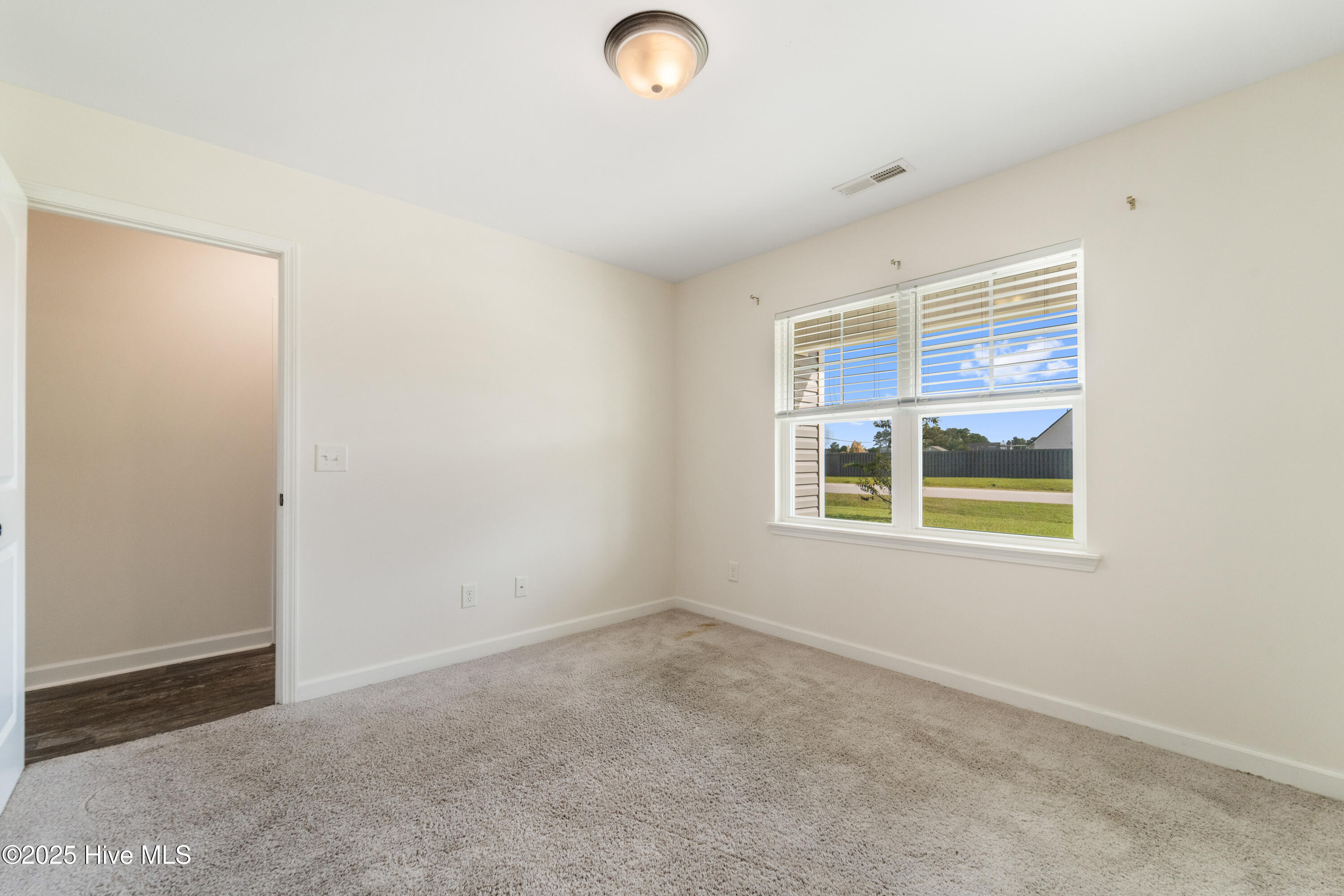 100534550 | Photo 19