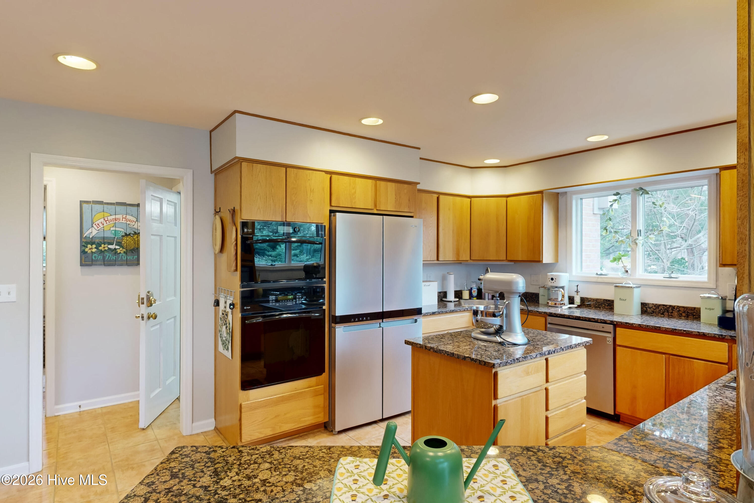 100559840 | Photo 18