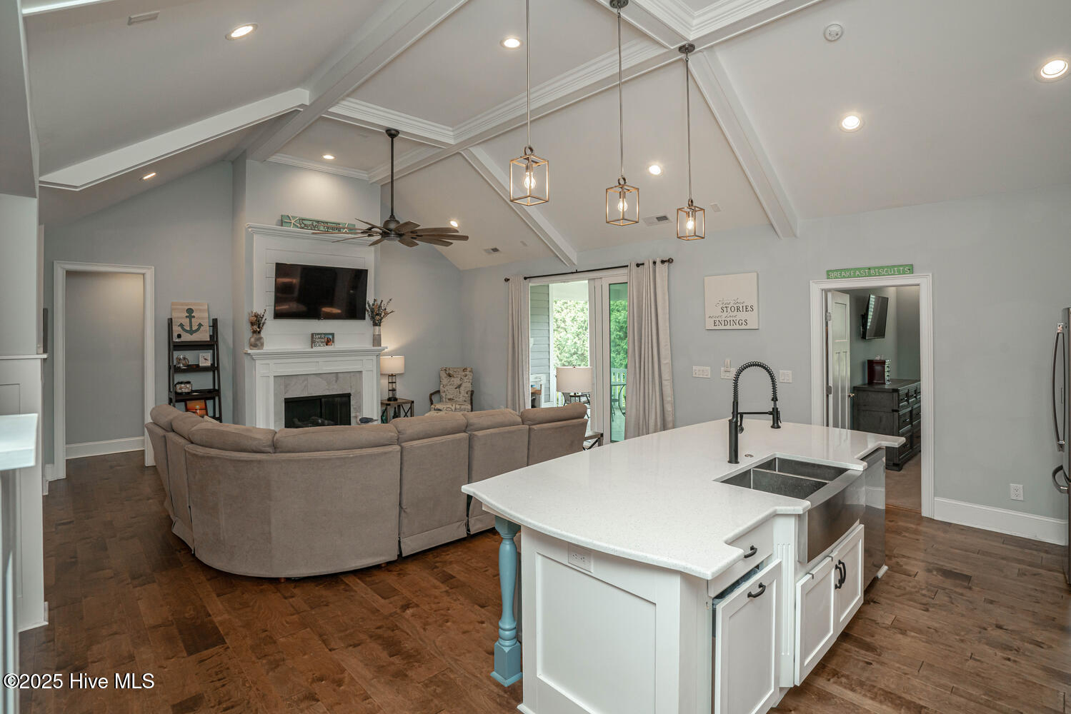 100558918 | Photo 11