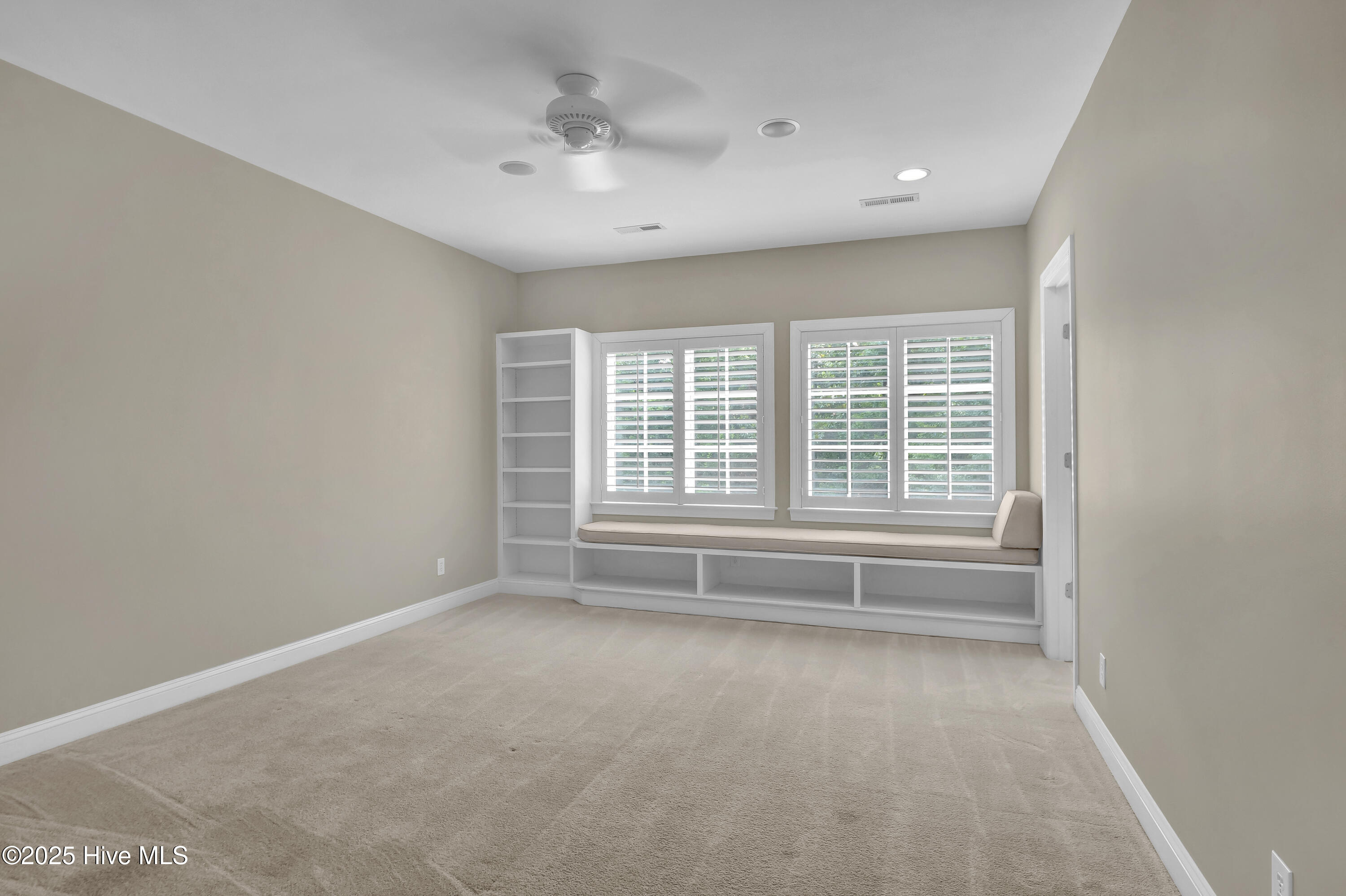 100552605 | Photo 48