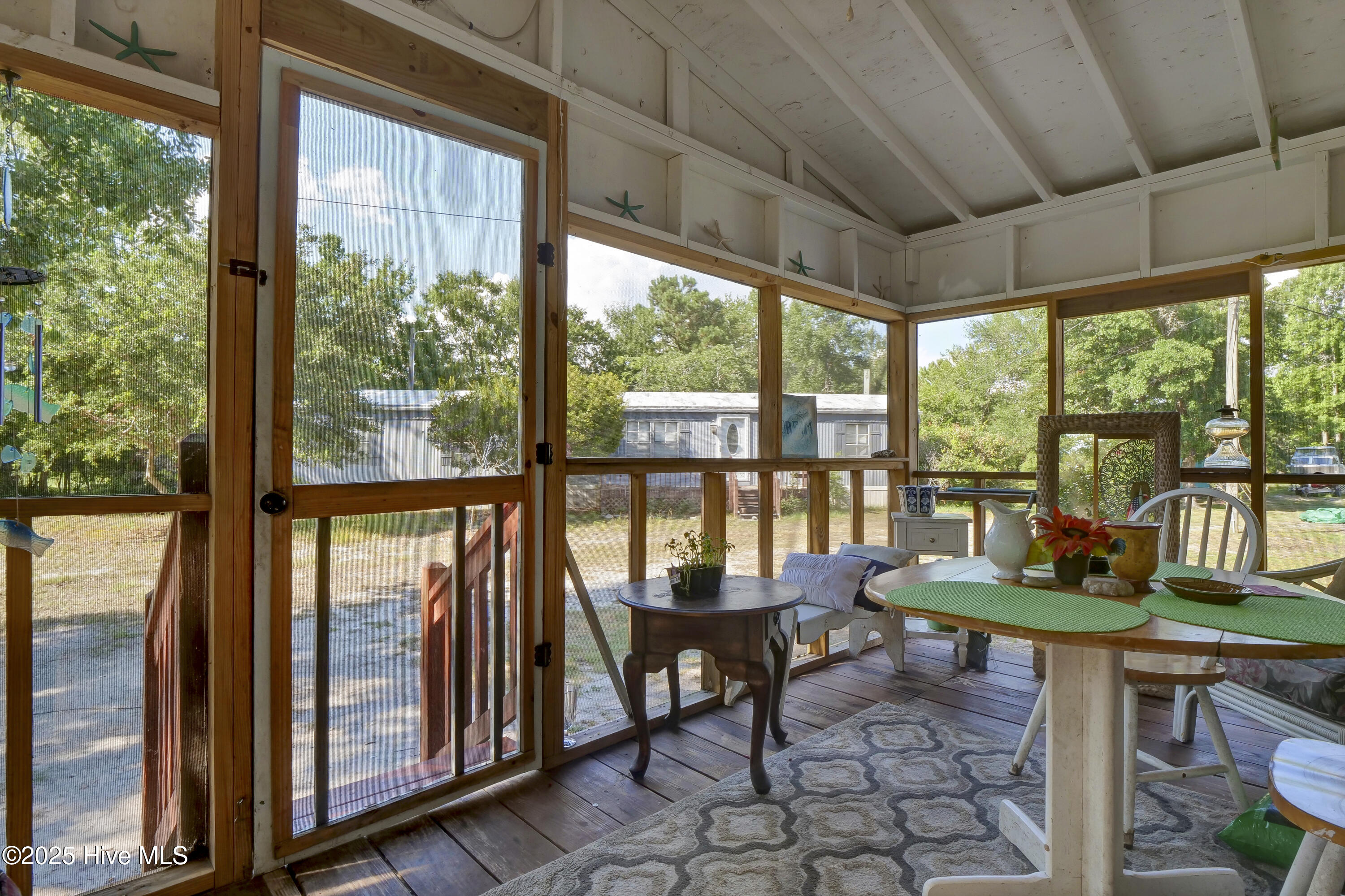 100522648 | Photo 10