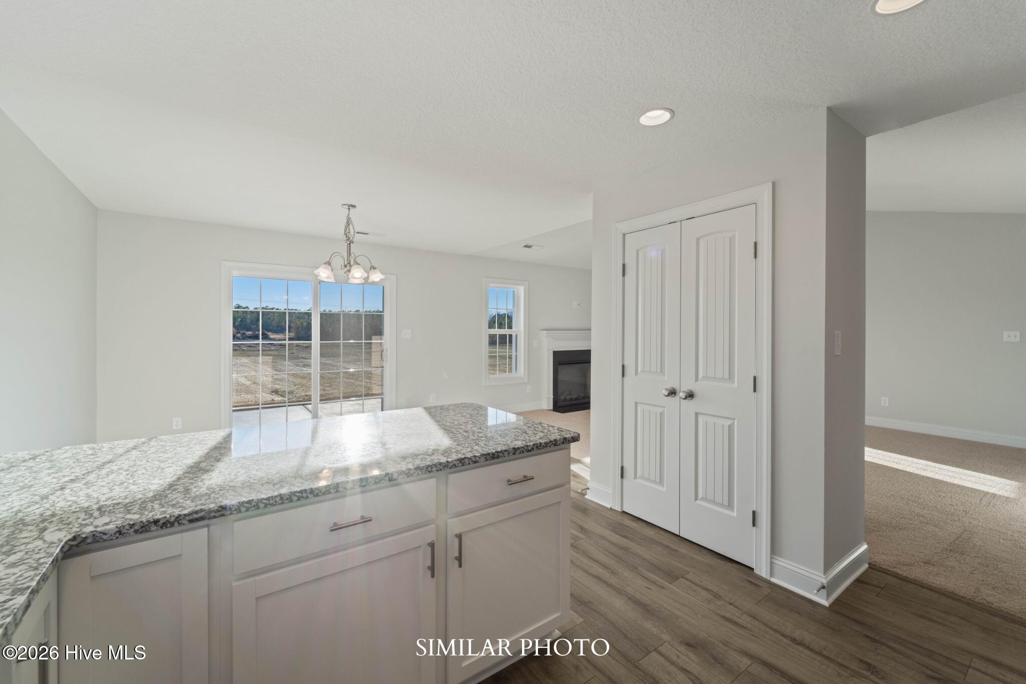 100556230 | Photo 10