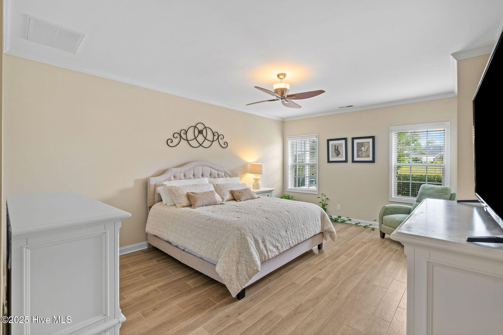 100531104 | Photo 31