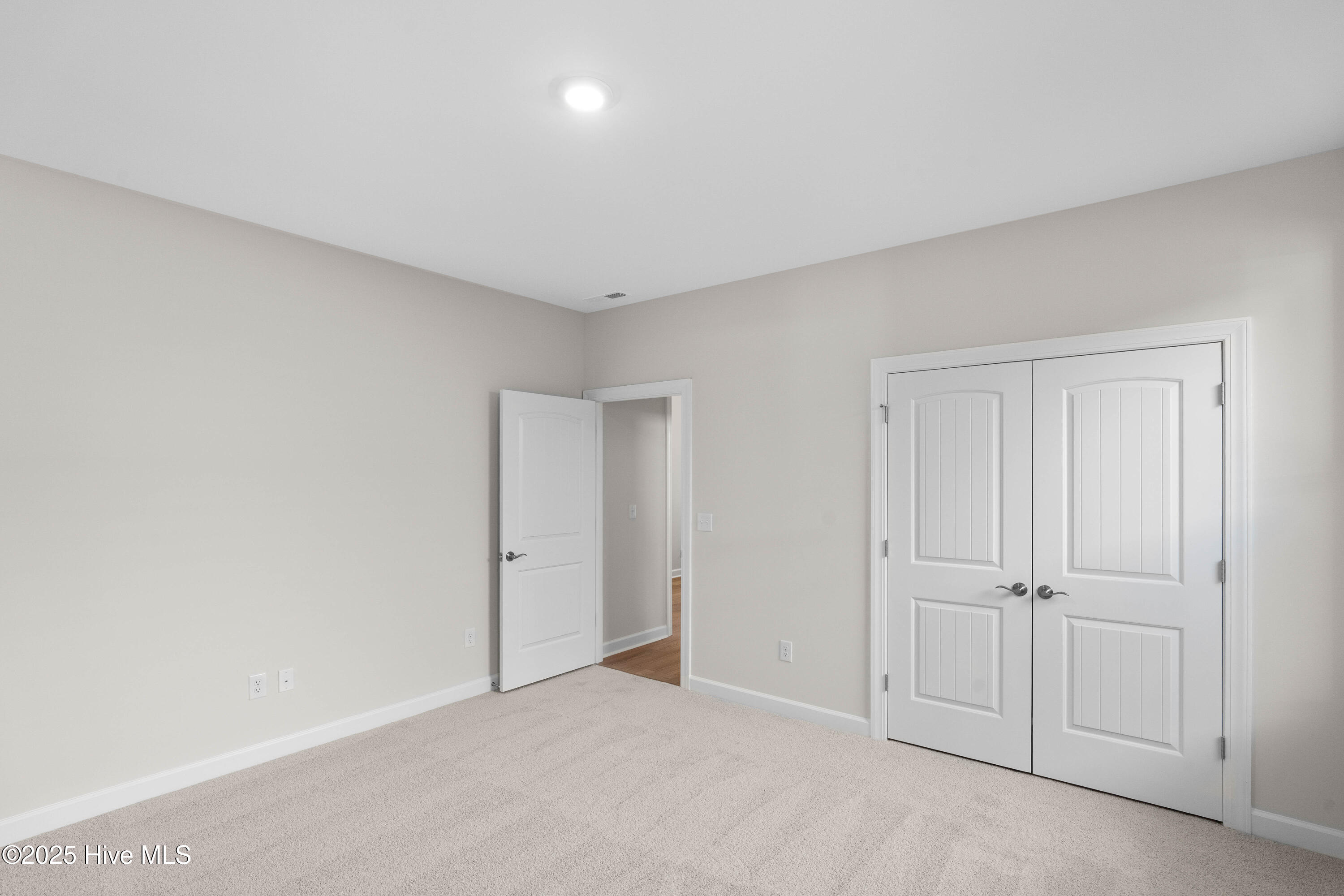 100499661 | Photo 11